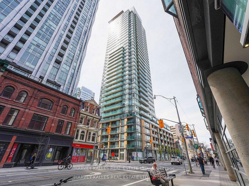 Front of Unit 1305, 18 Yorkville Avenue
