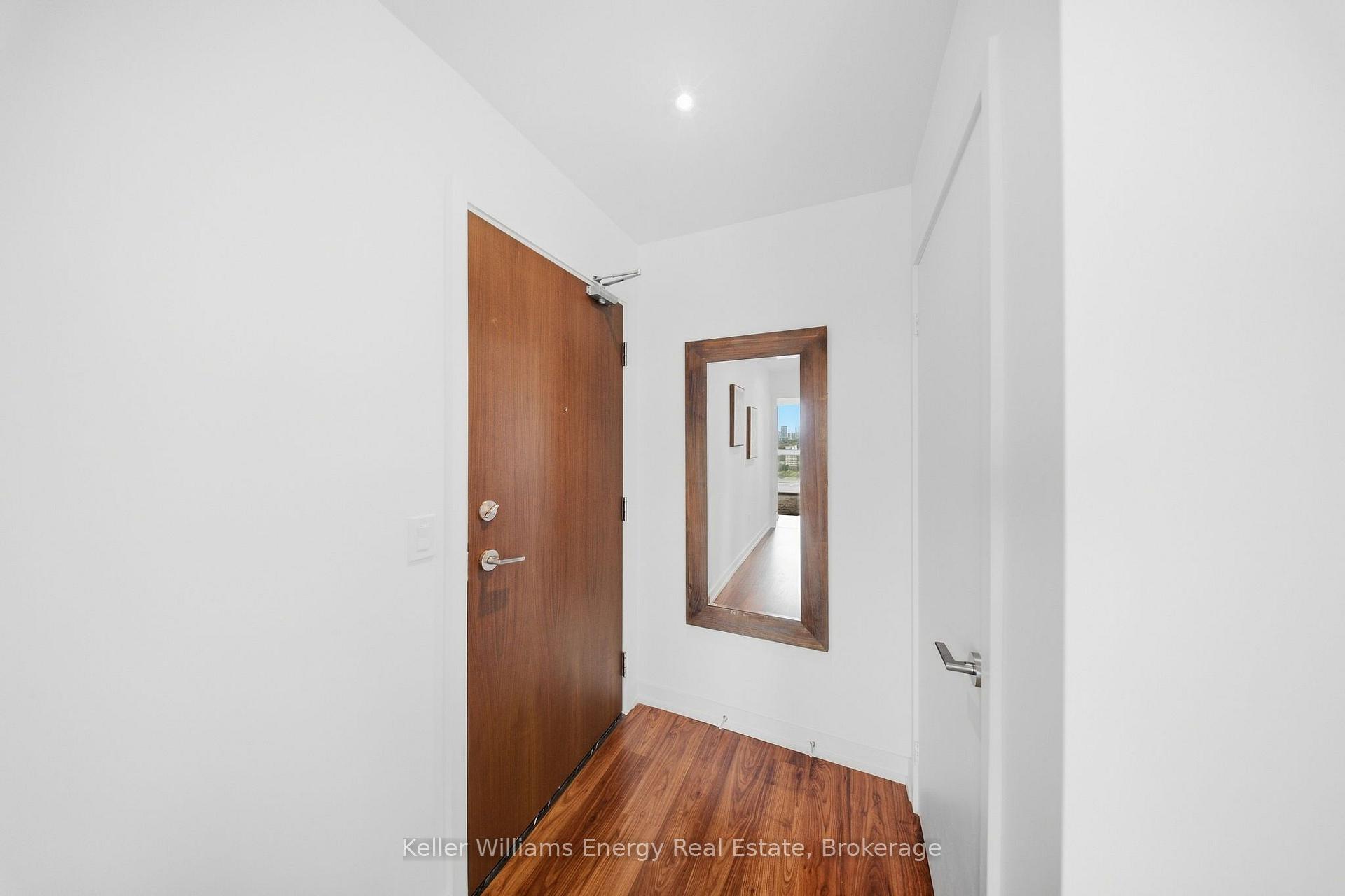 Photo 5 of Unit 1109, 117 McMahon Drive, North York, Bayview Village — HOMEH