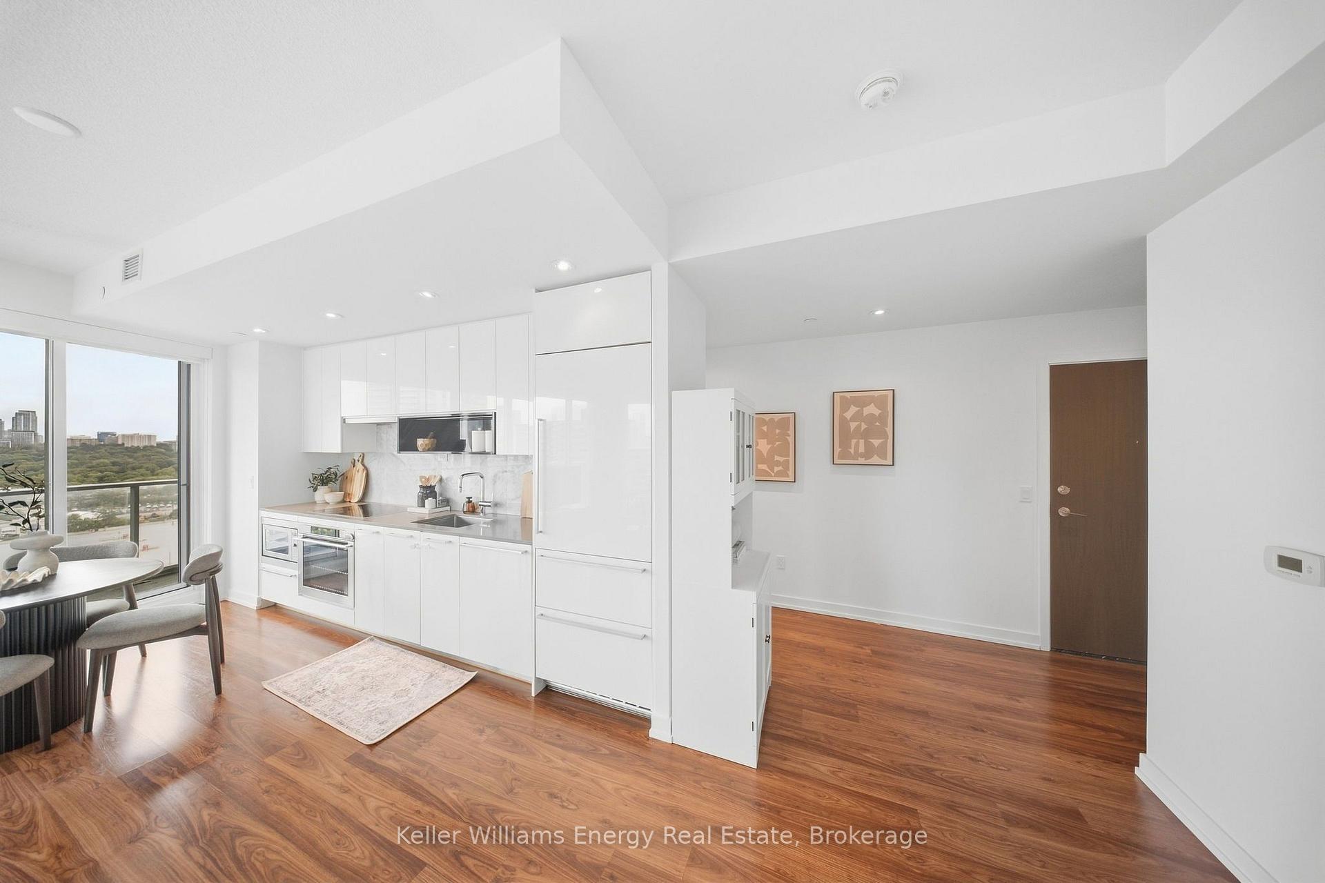 Photo 7 of Unit 1109, 117 McMahon Drive, North York, Bayview Village — HOMEH