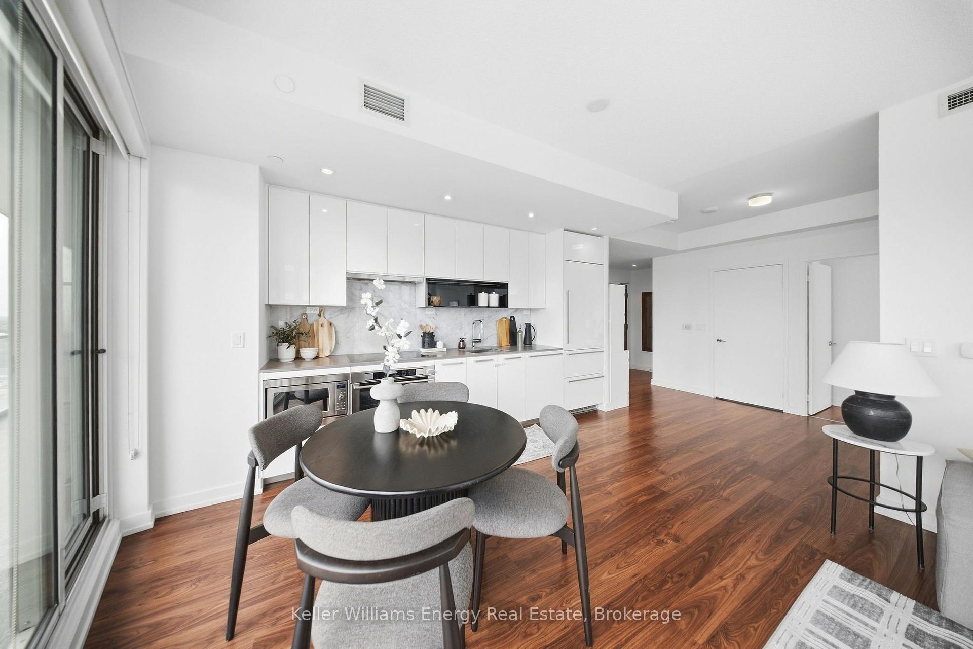 Photo 12 of Unit 1109, 117 McMahon Drive, North York, Bayview Village — HOMEH