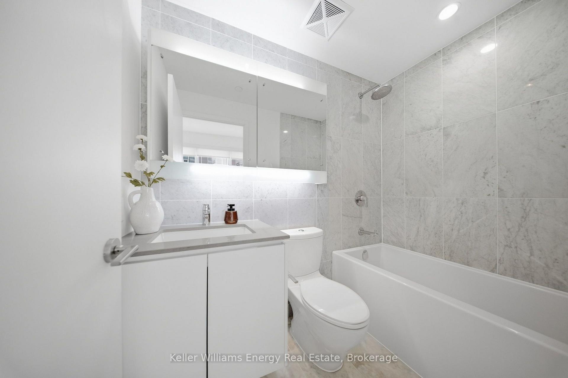 Photo 25 of Unit 1109, 117 McMahon Drive, North York, Bayview Village — HOMEH