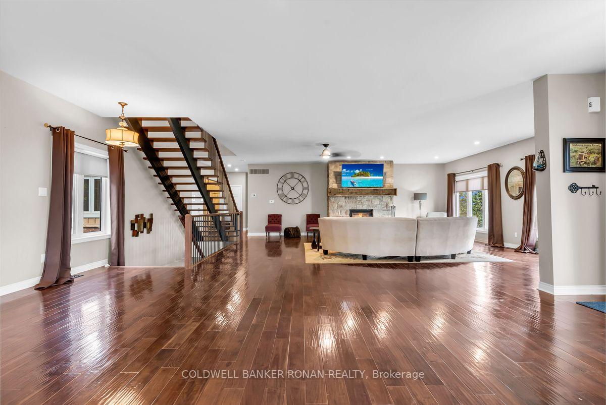 Photo 13 of 5354 3rd Line, New Tecumseth, Tottenham — HOMEH