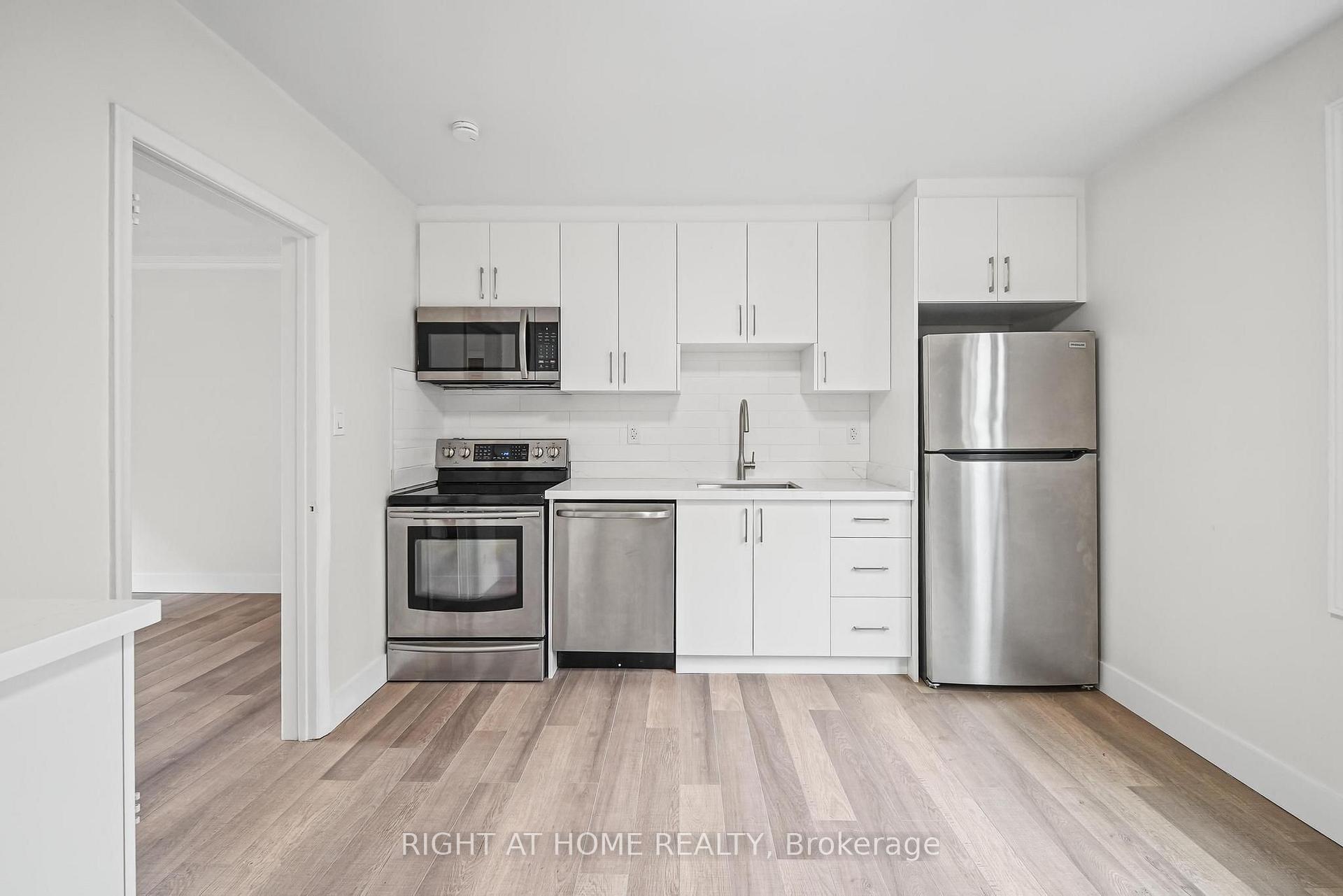 Photo 8 of Unit 3, 32 Vanevery Street, Etobicoke, Mimico — HOMEH
