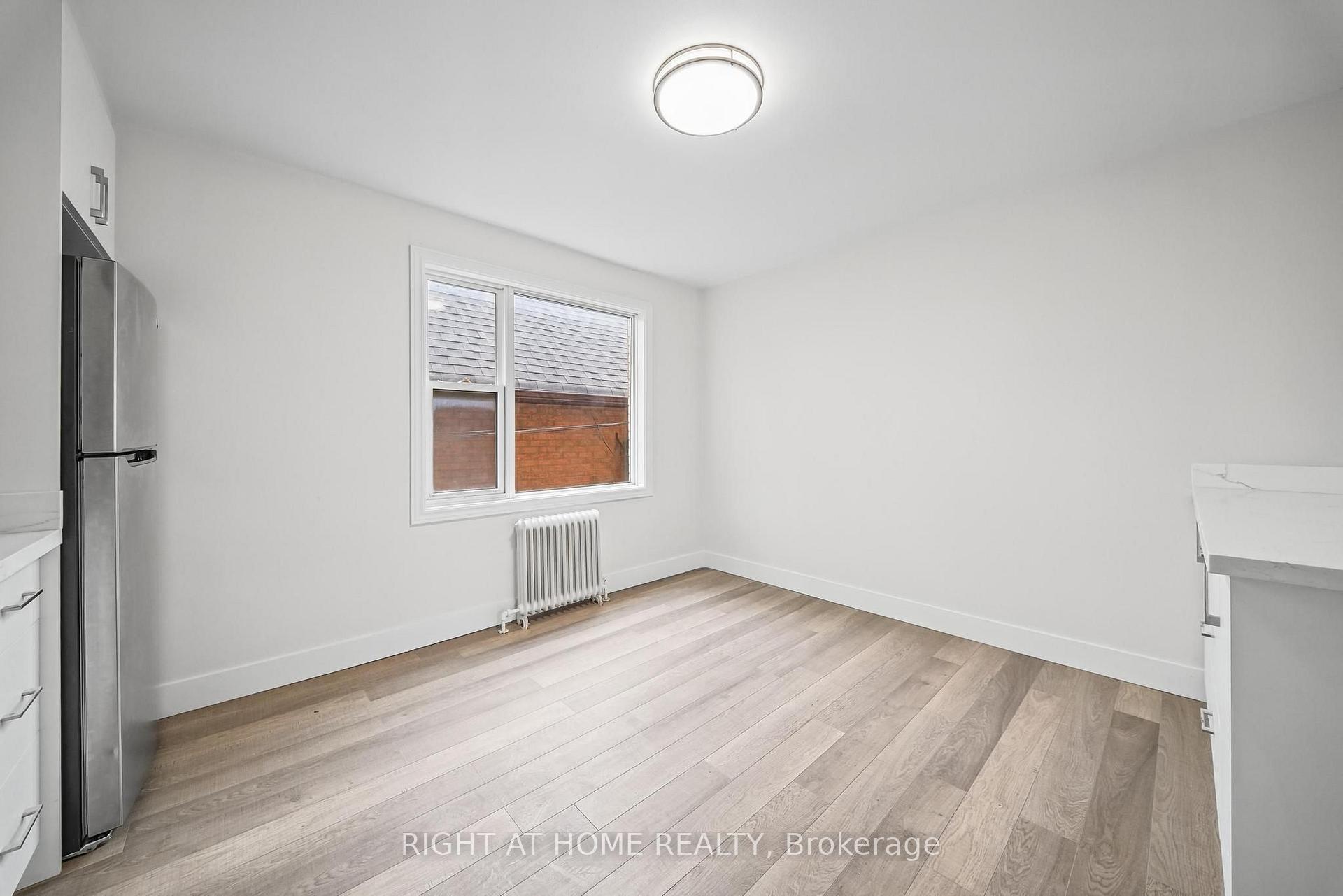 Photo 11 of Unit 3, 32 Vanevery Street, Etobicoke, Mimico — HOMEH