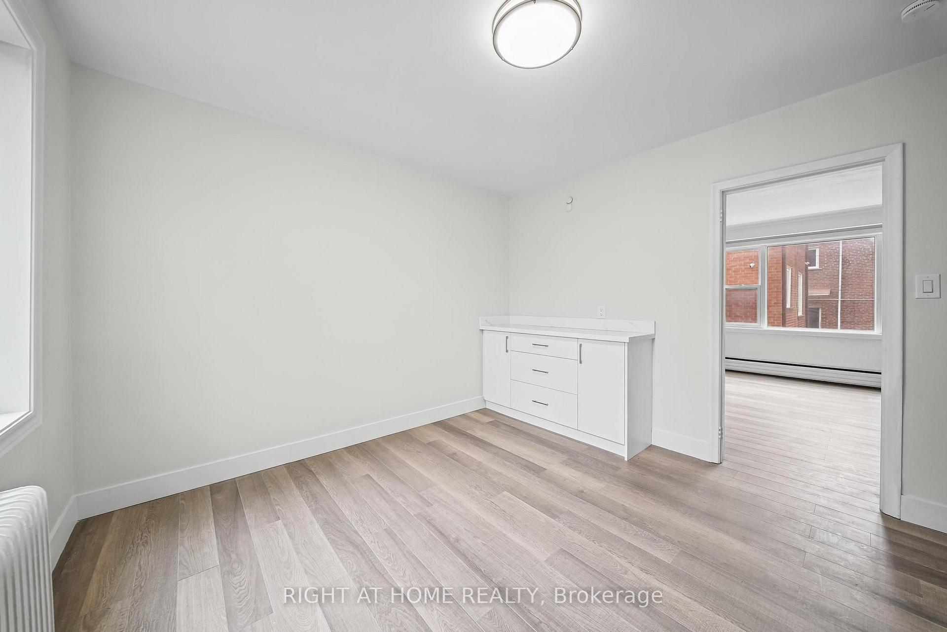 Photo 12 of Unit 3, 32 Vanevery Street, Etobicoke, Mimico — HOMEH