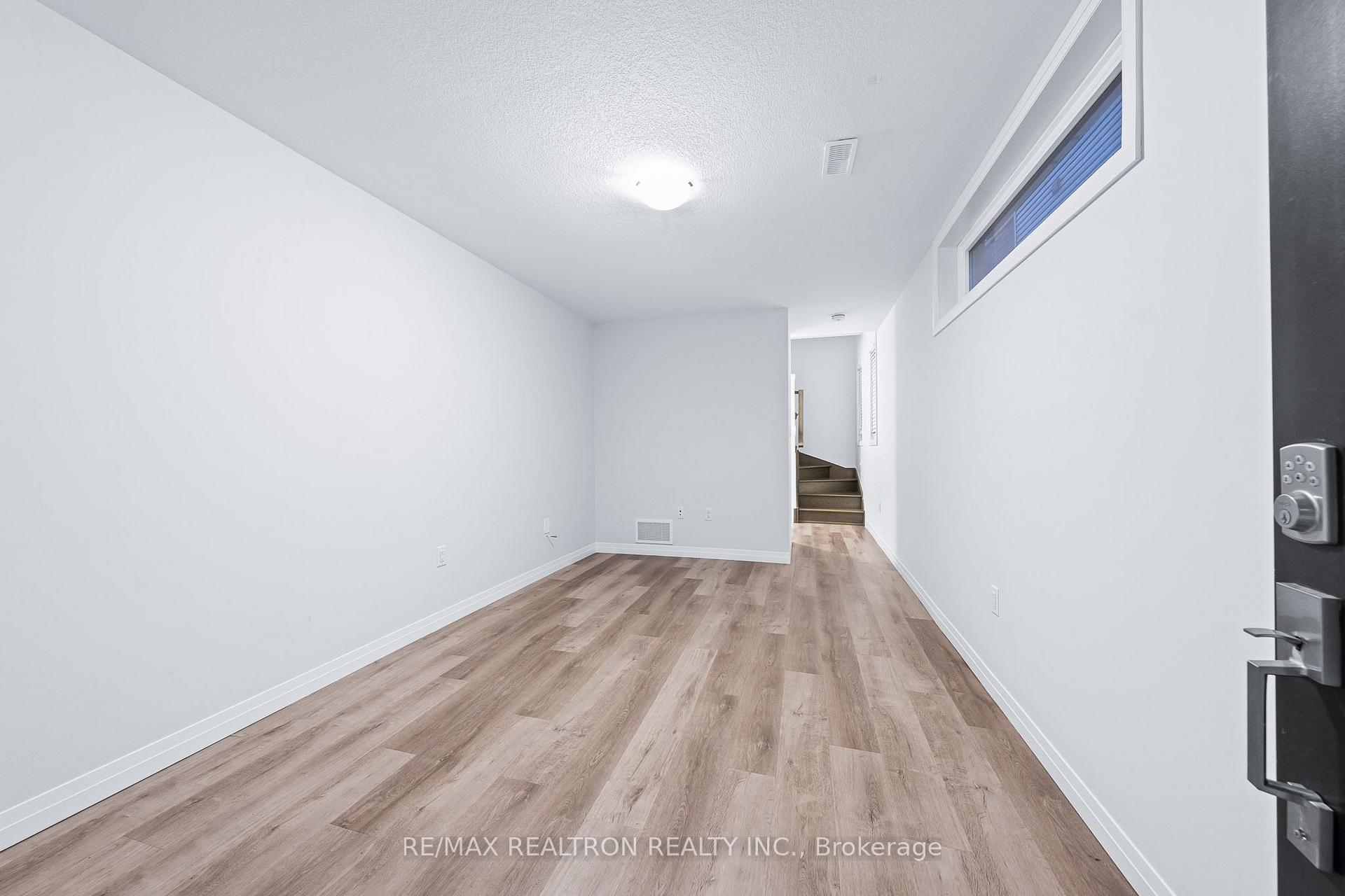 Photo 7 of Unit 99, 30 Times Square Boulevard, Hamilton, Stoney Creek — HOMEH