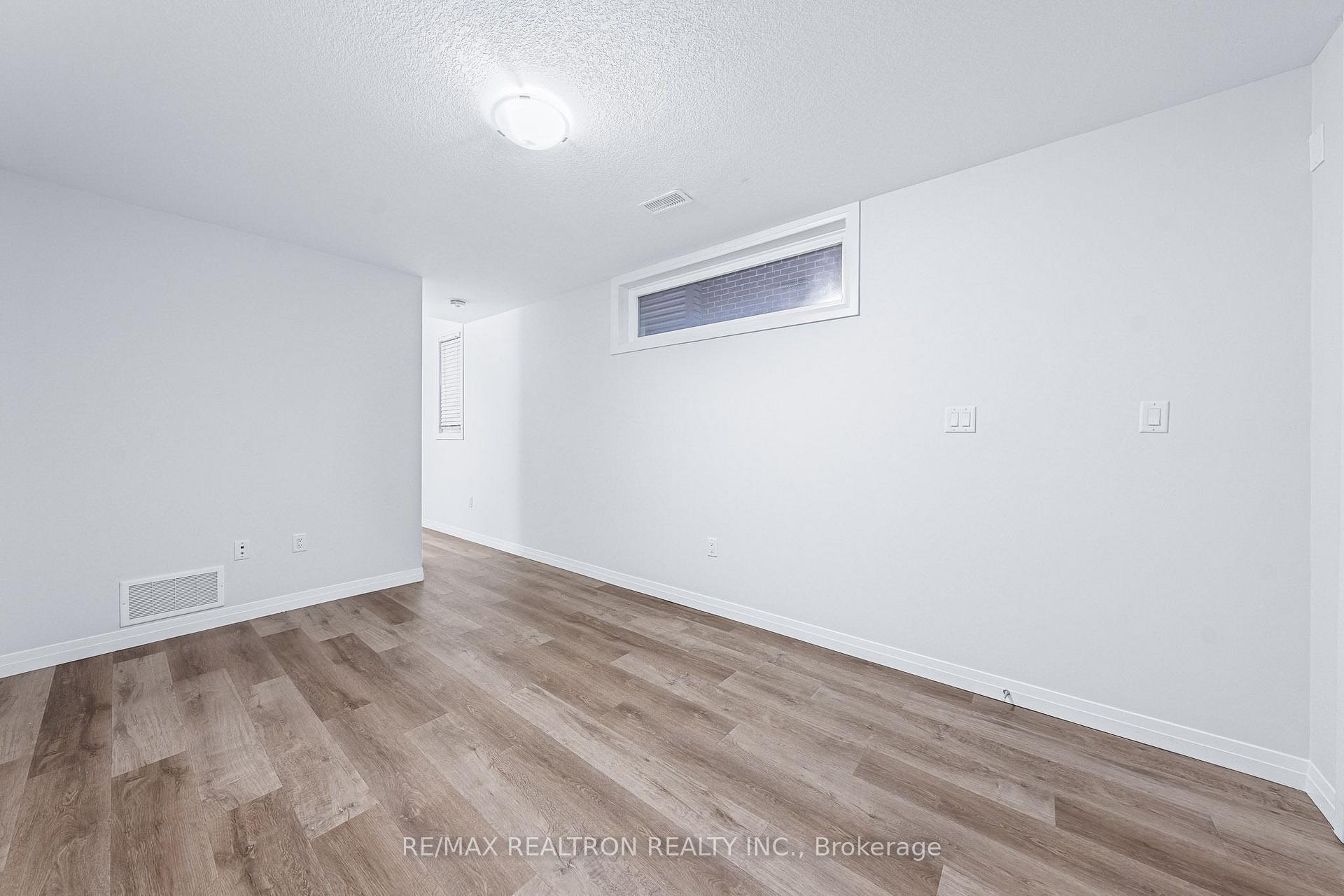 Photo 8 of Unit 99, 30 Times Square Boulevard, Hamilton, Stoney Creek — HOMEH