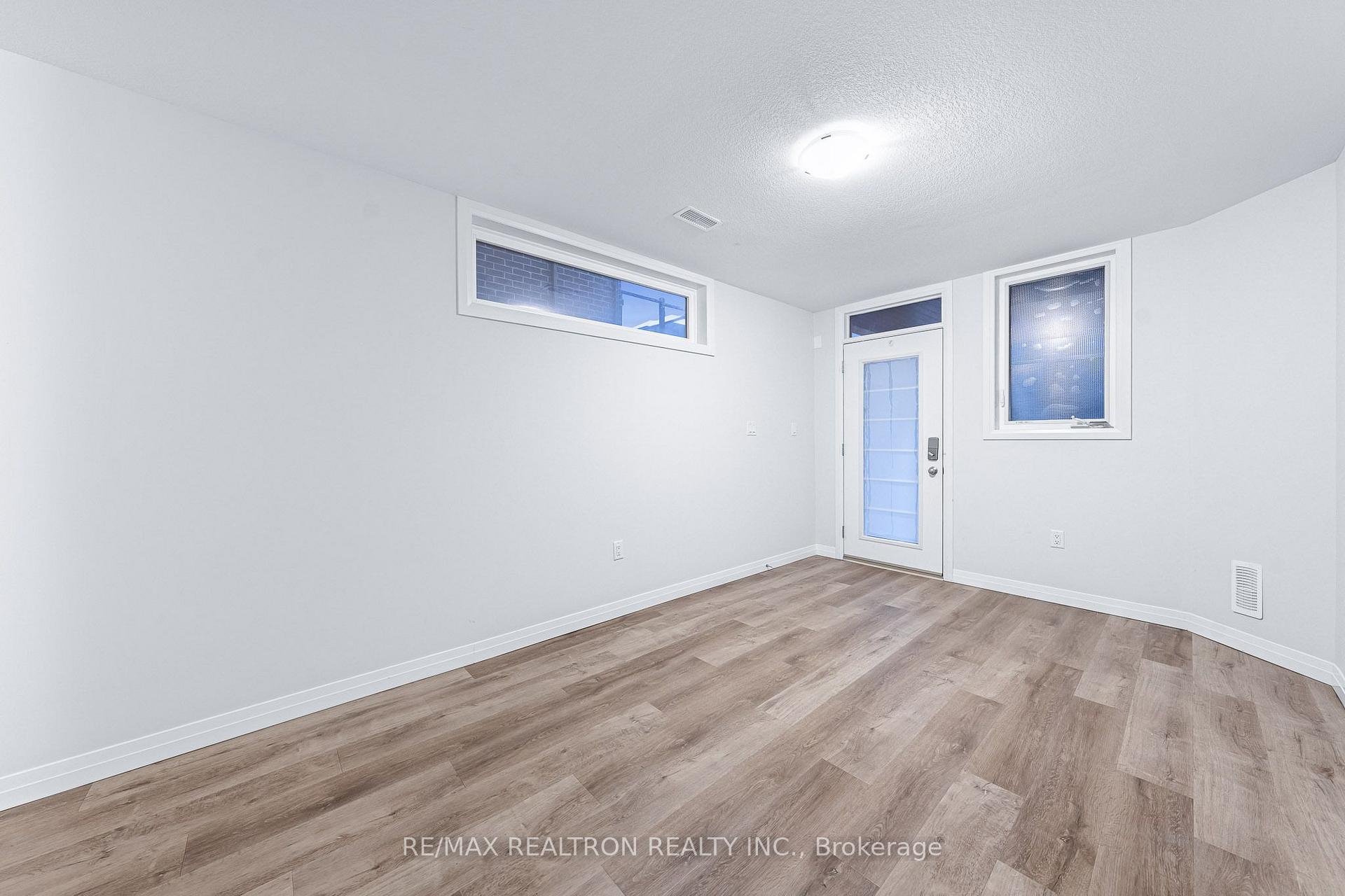 Photo 9 of Unit 99, 30 Times Square Boulevard, Hamilton, Stoney Creek — HOMEH