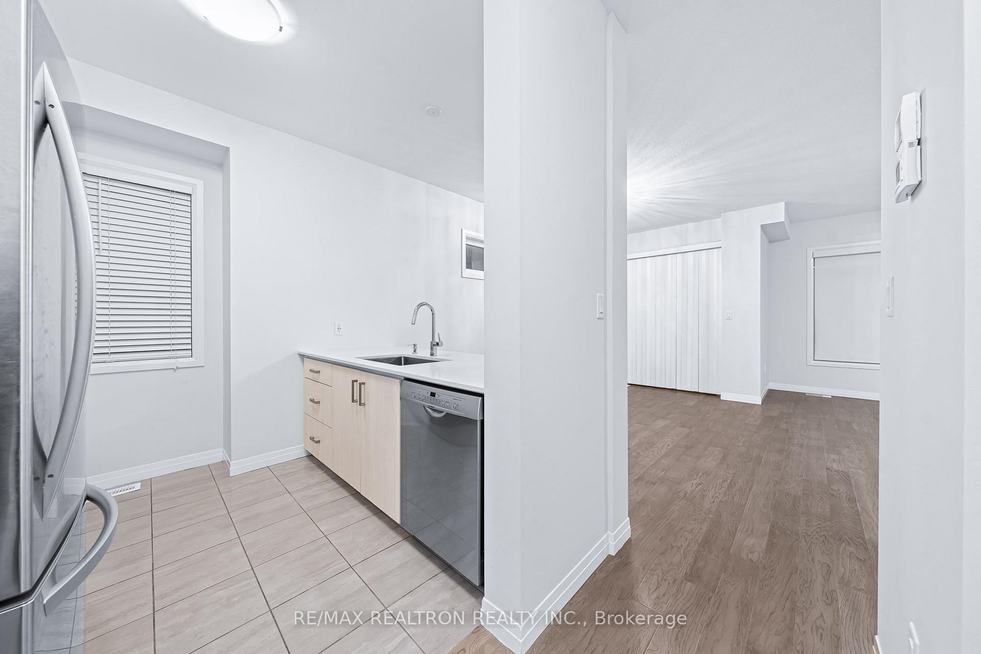 Photo 12 of Unit 99, 30 Times Square Boulevard, Hamilton, Stoney Creek — HOMEH
