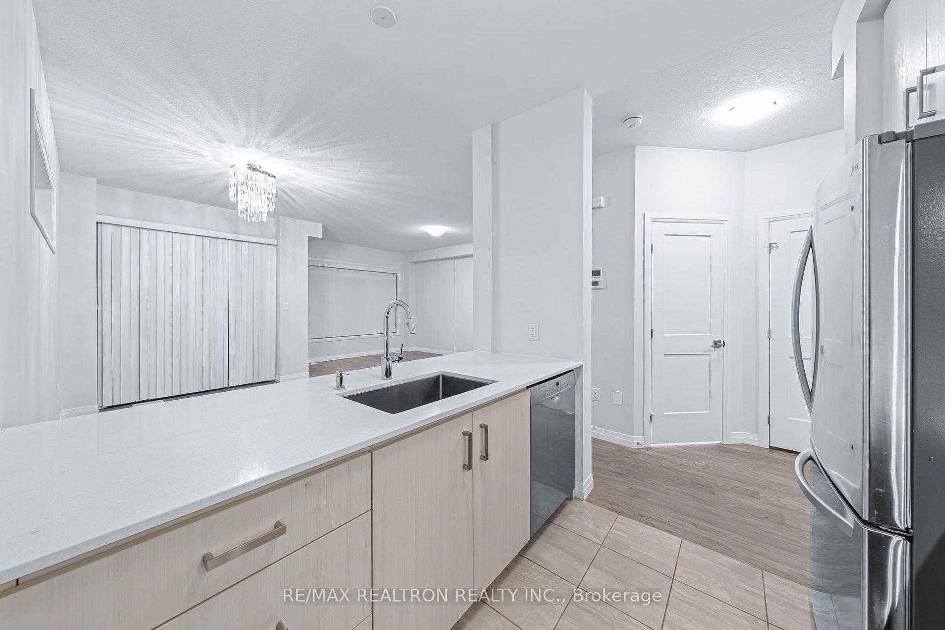 Photo 13 of Unit 99, 30 Times Square Boulevard, Hamilton, Stoney Creek — HOMEH