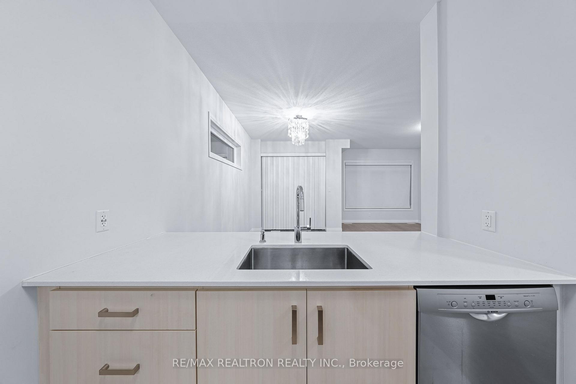 Photo 14 of Unit 99, 30 Times Square Boulevard, Hamilton, Stoney Creek — HOMEH