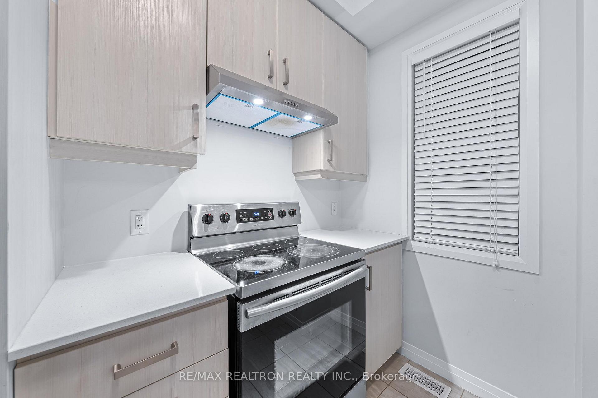 Photo 15 of Unit 99, 30 Times Square Boulevard, Hamilton, Stoney Creek — HOMEH
