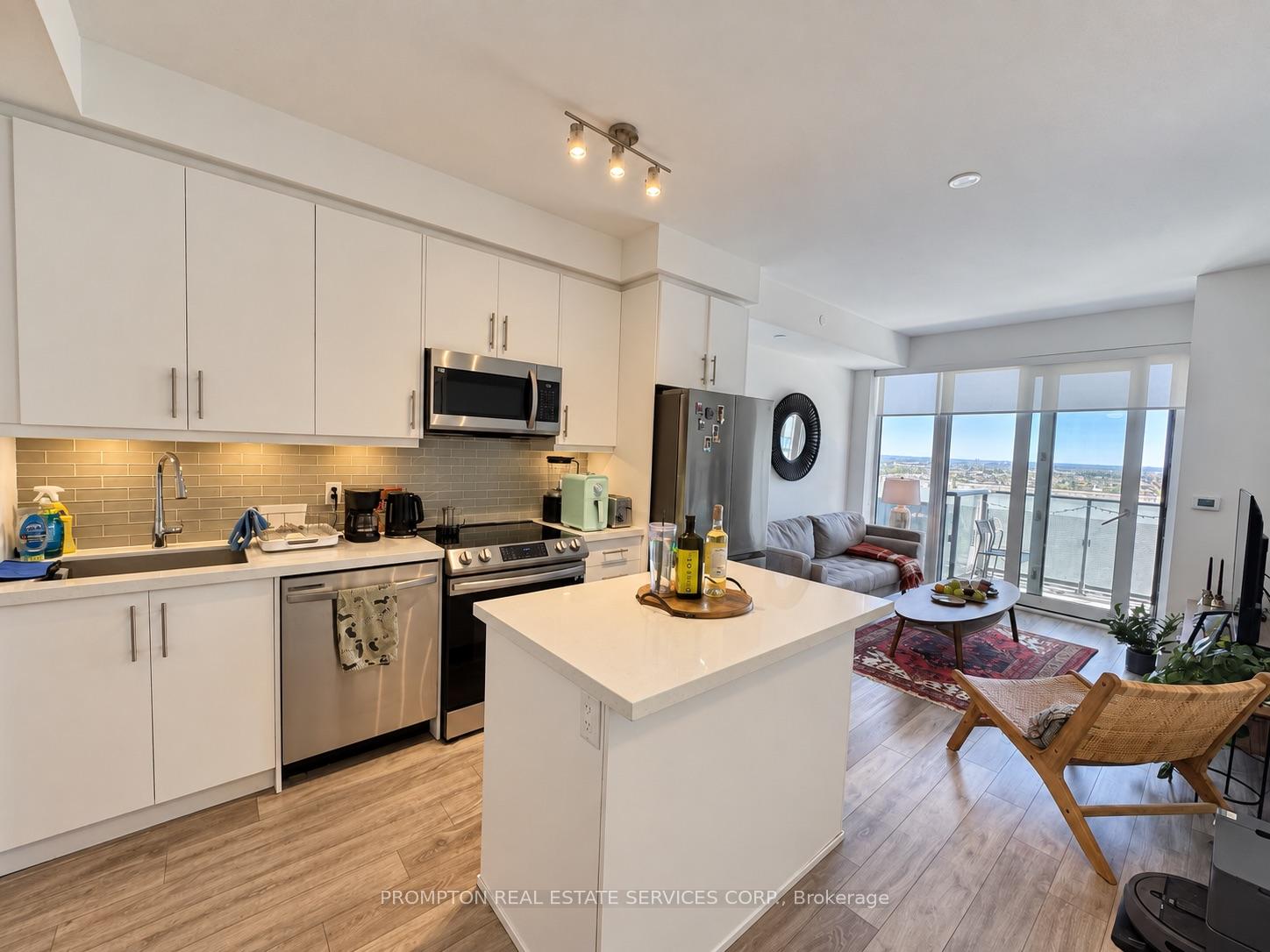 Photo 7 of Unit LPH06, 95 Oneida Crescent, Richmond Hill, Langstaff — HOMEH