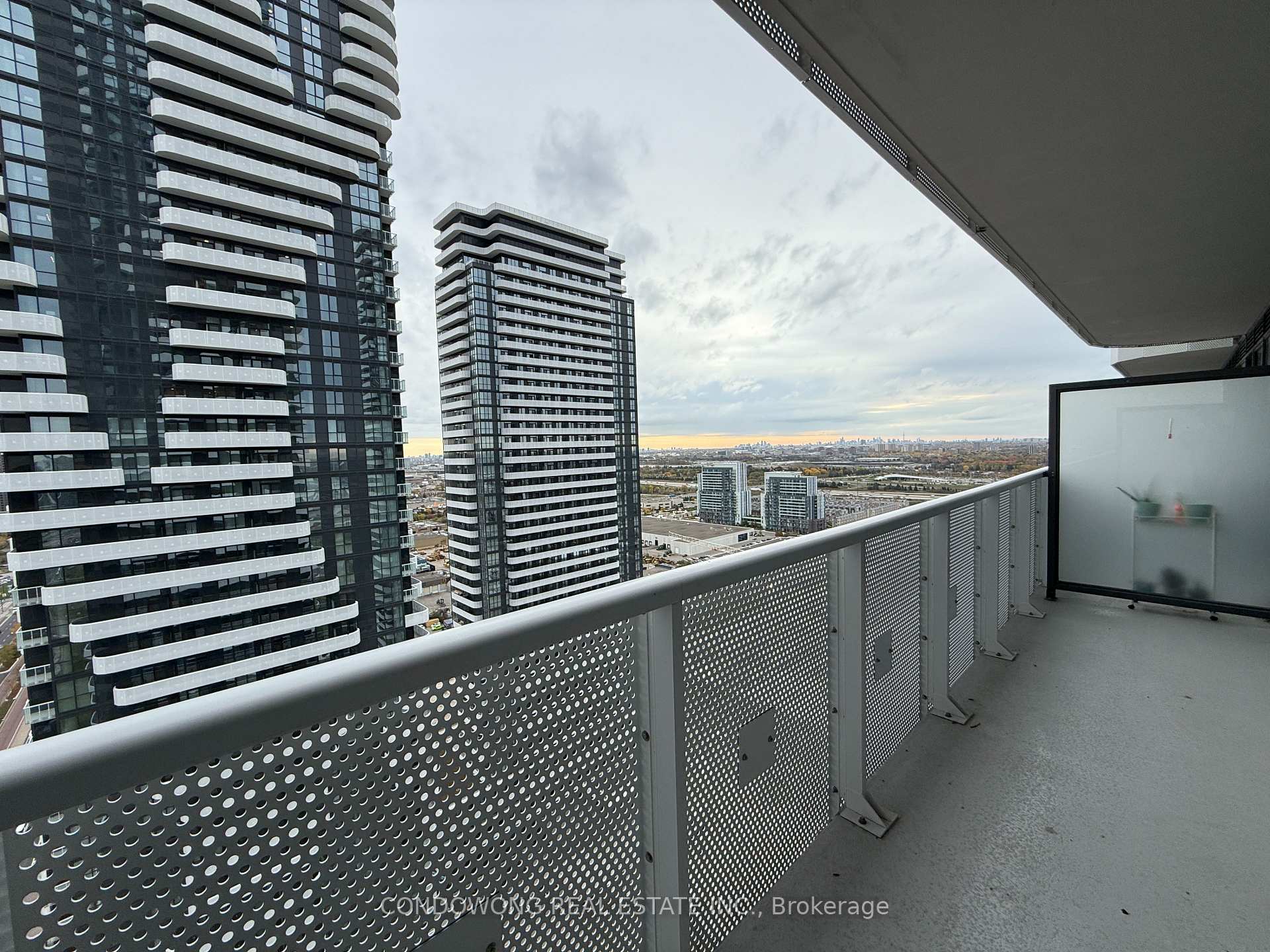 Photo 12 of Unit 3115, 225 Commerce Street, Vaughan, Vaughan Corporate Centre — HOMEH