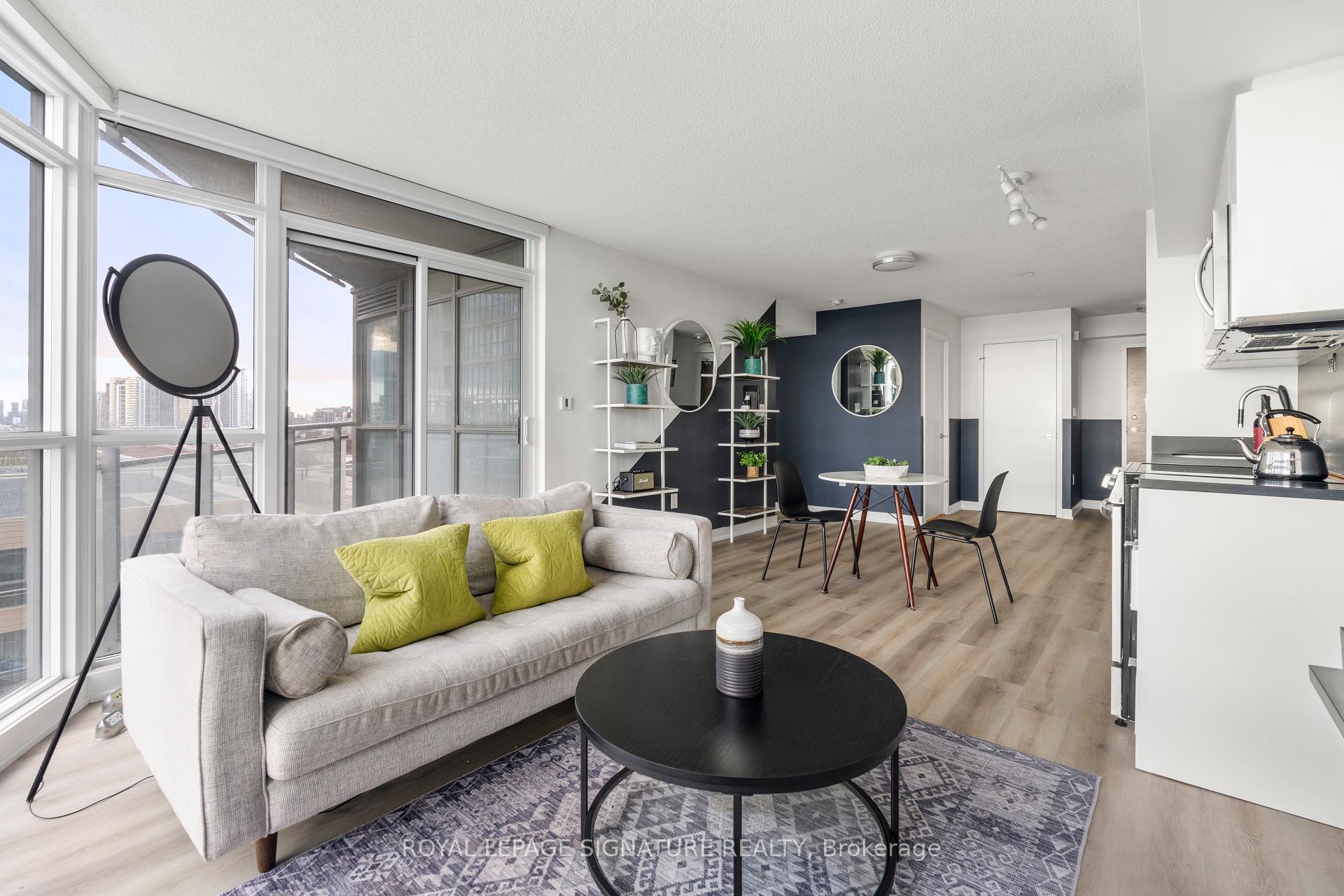 Photo 2 of Unit 1209, 21 Iceboat Terrace, Toronto, Waterfront Communities — HOMEH