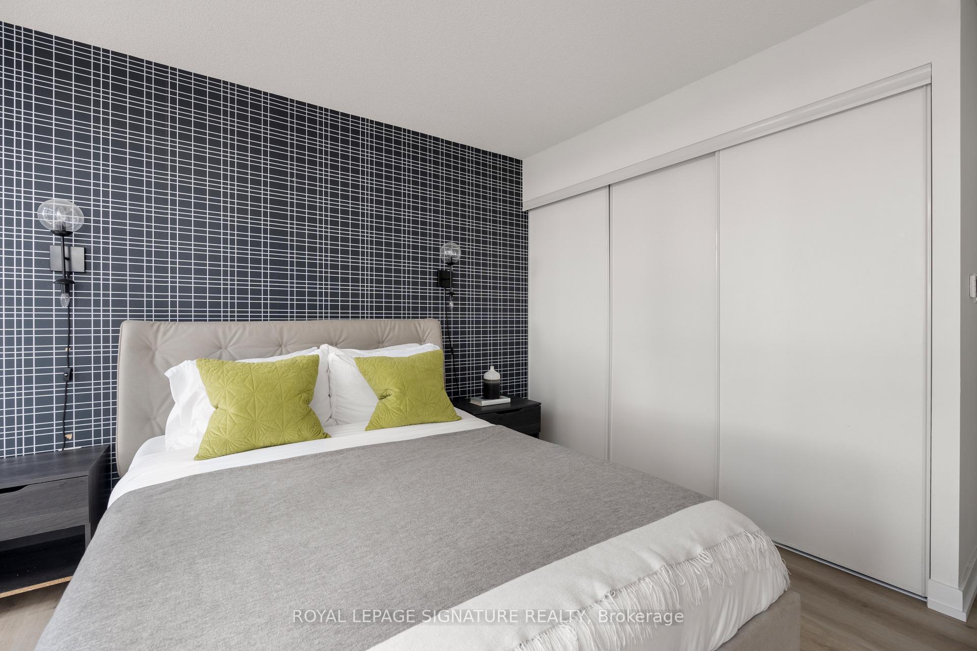 Photo 12 of Unit 1209, 21 Iceboat Terrace, Toronto, Waterfront Communities — HOMEH