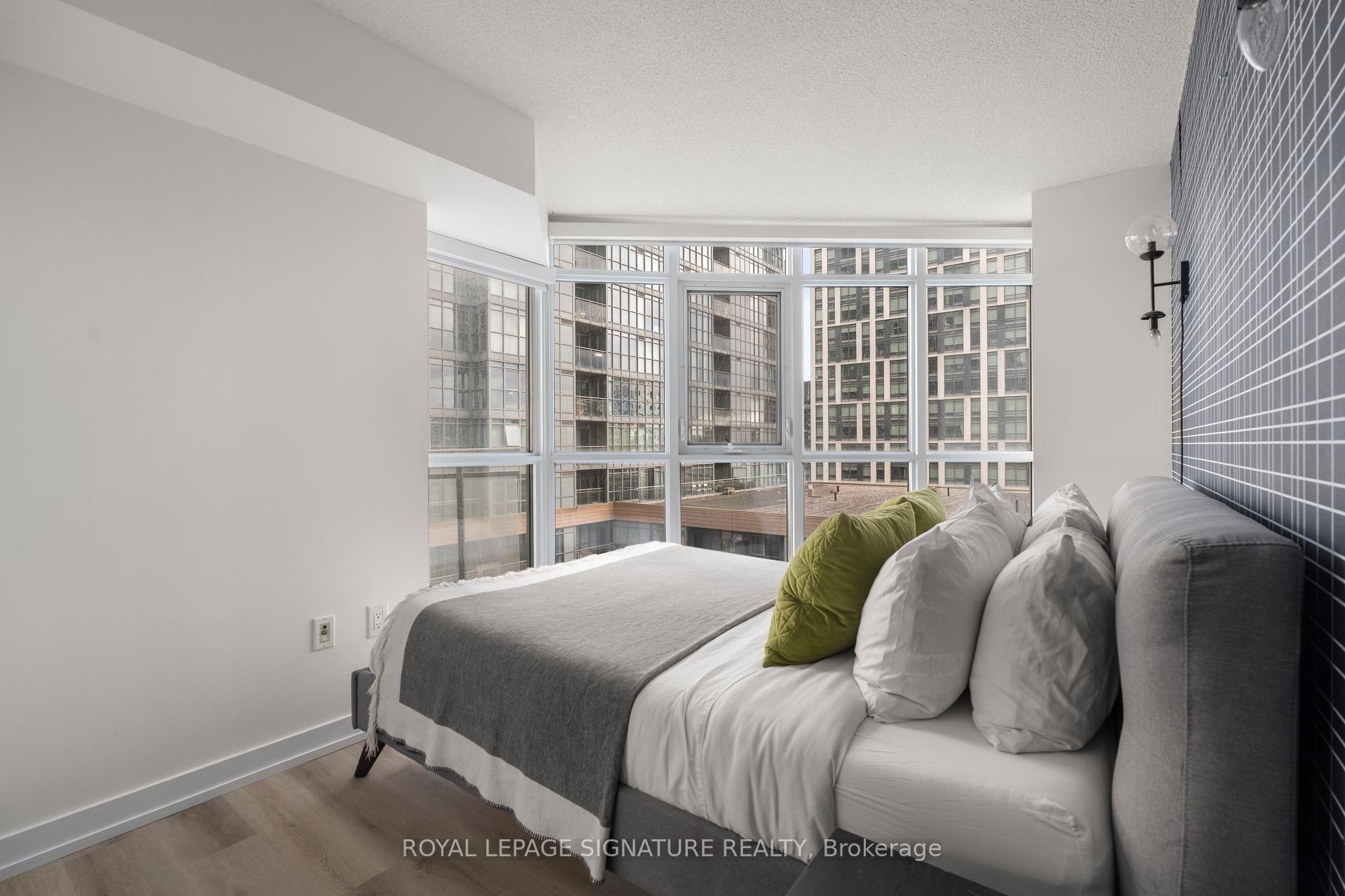 Photo 16 of Unit 1209, 21 Iceboat Terrace, Toronto, Waterfront Communities — HOMEH