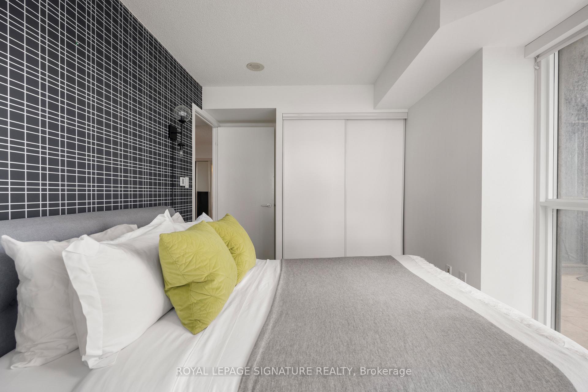 Photo 17 of Unit 1209, 21 Iceboat Terrace, Toronto, Waterfront Communities — HOMEH