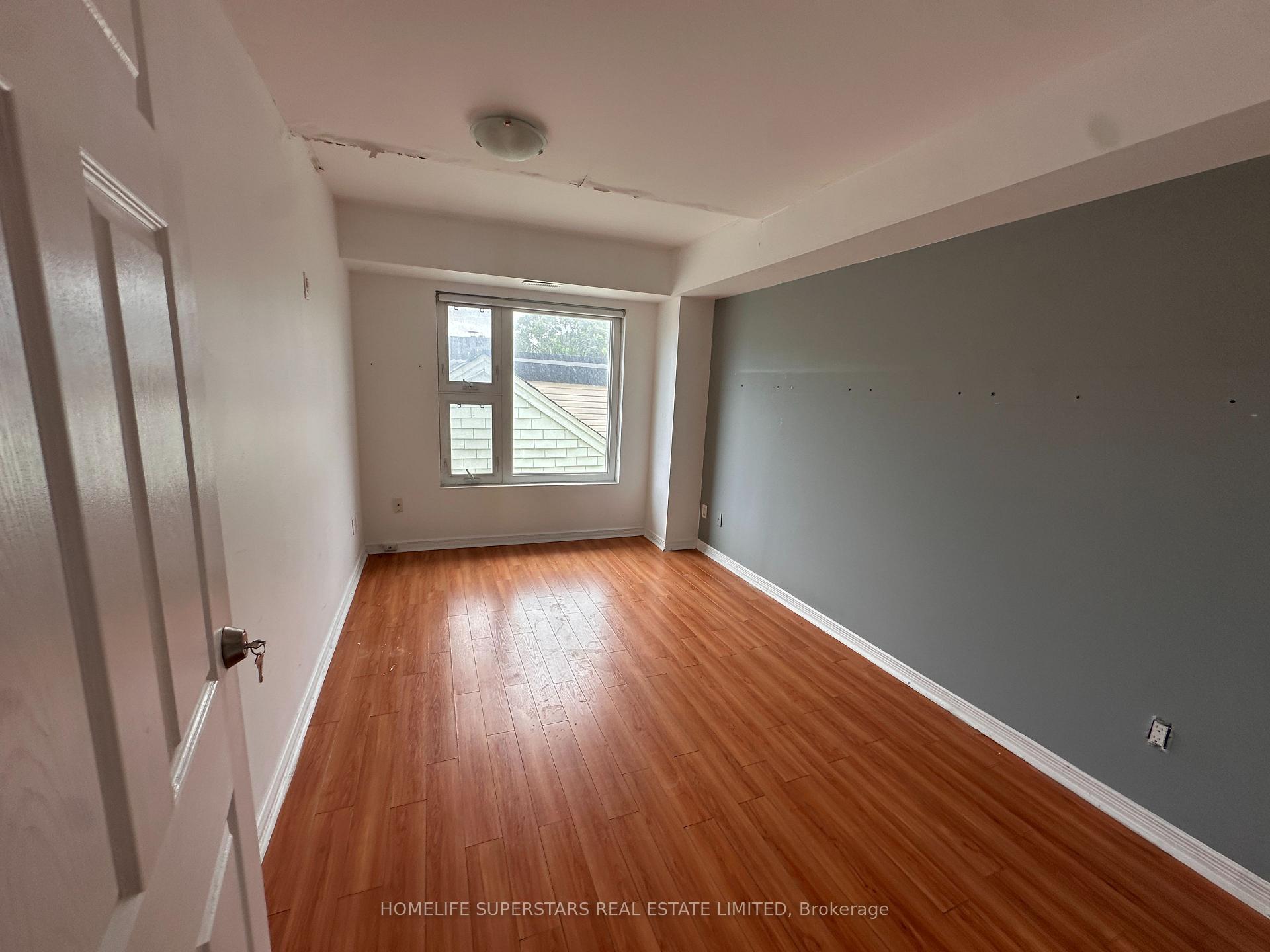 Photo 2 of Unit 206, 38 Kensington Place, Toronto, Kensington-Chinatown — HOMEH