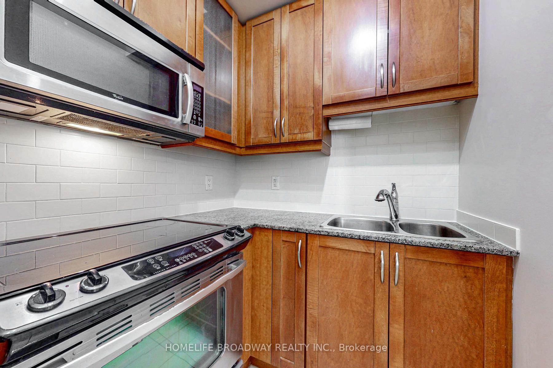 Photo 10 of Unit 2215, 18 Holmes Avenue, North York, Willowdale East — HOMEH