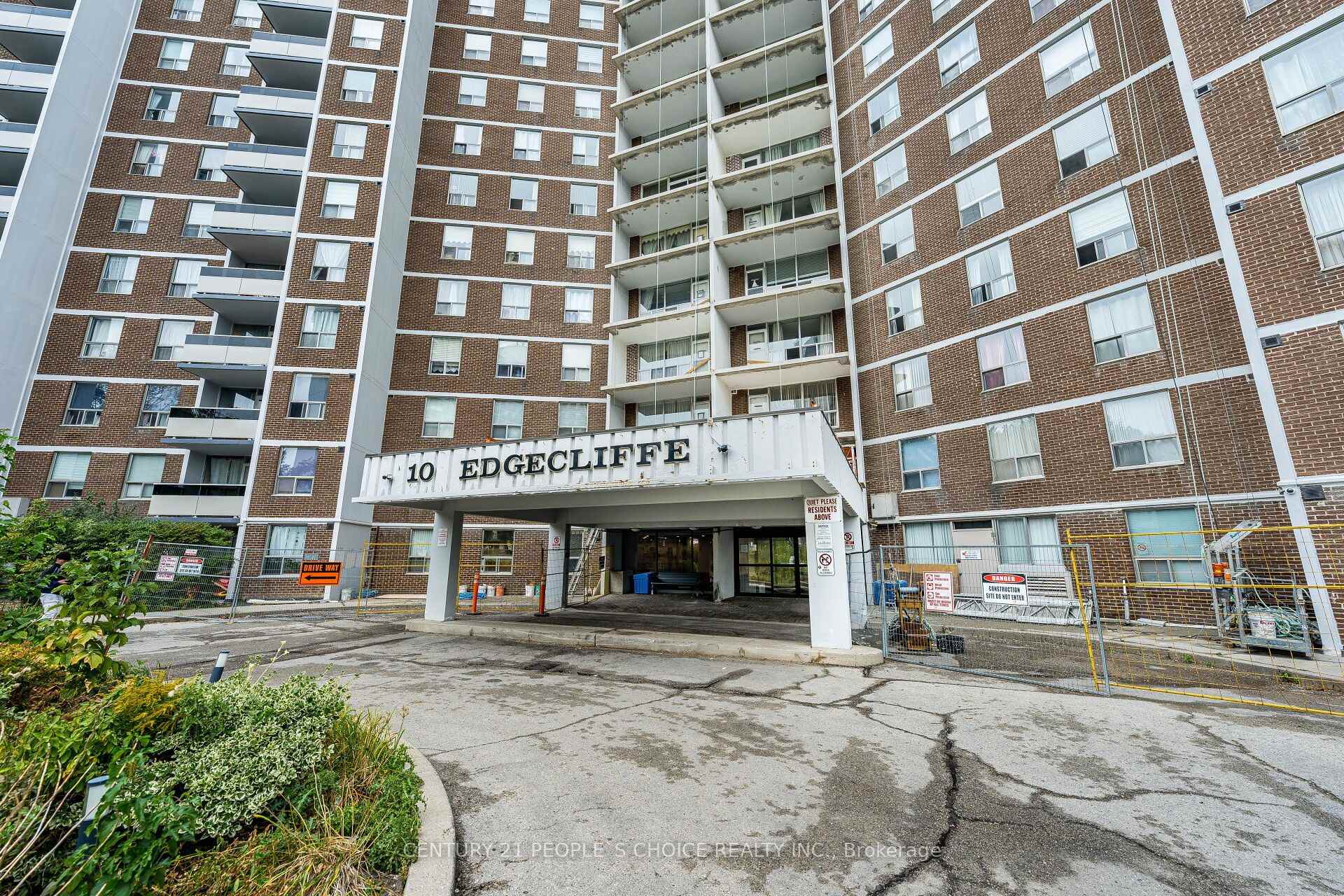 Photo 3 of Unit 809, 10 Edgecliffe Golfway, Toronto, Flemingdon Park — HOMEH