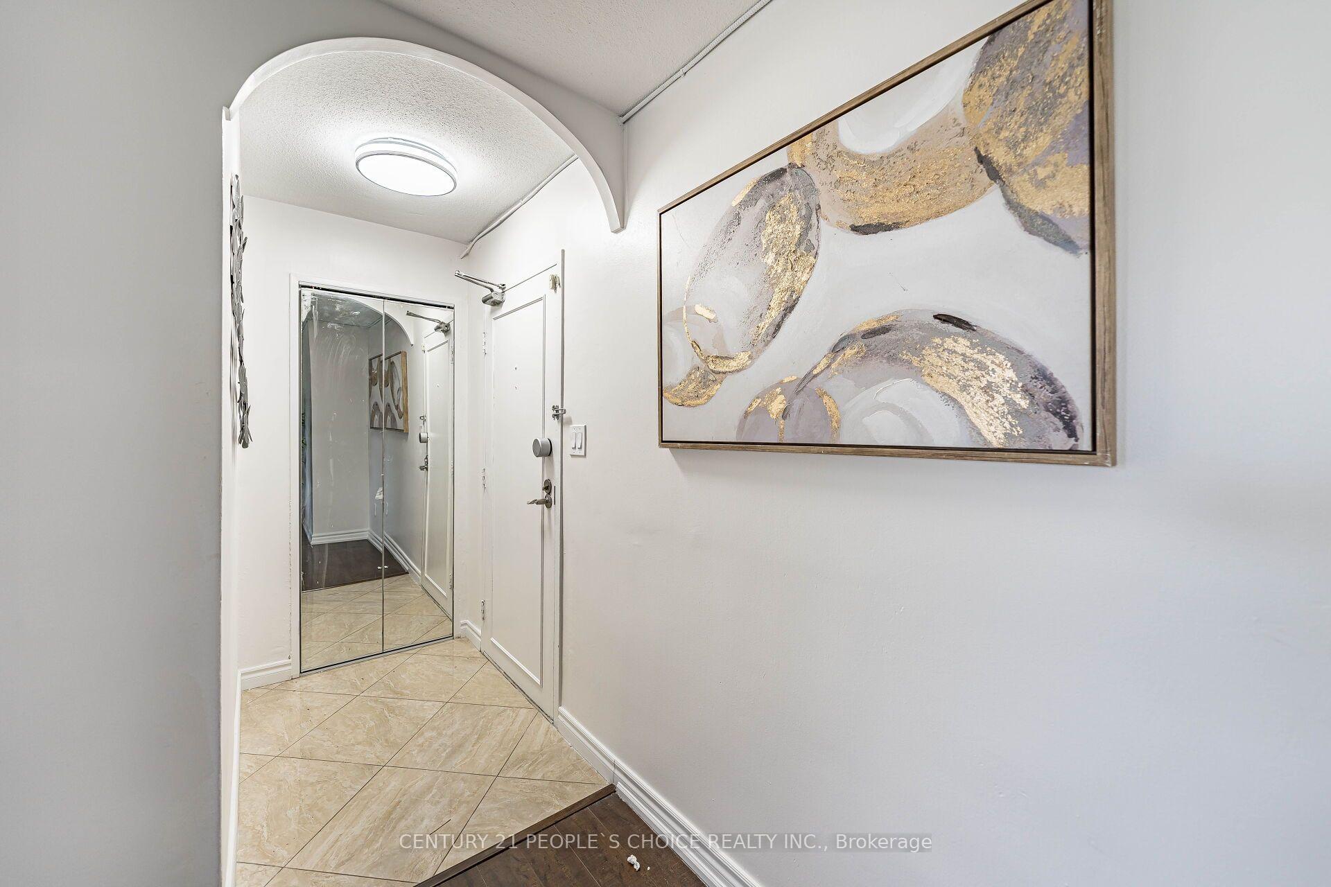Photo 8 of Unit 809, 10 Edgecliffe Golfway, Toronto, Flemingdon Park — HOMEH