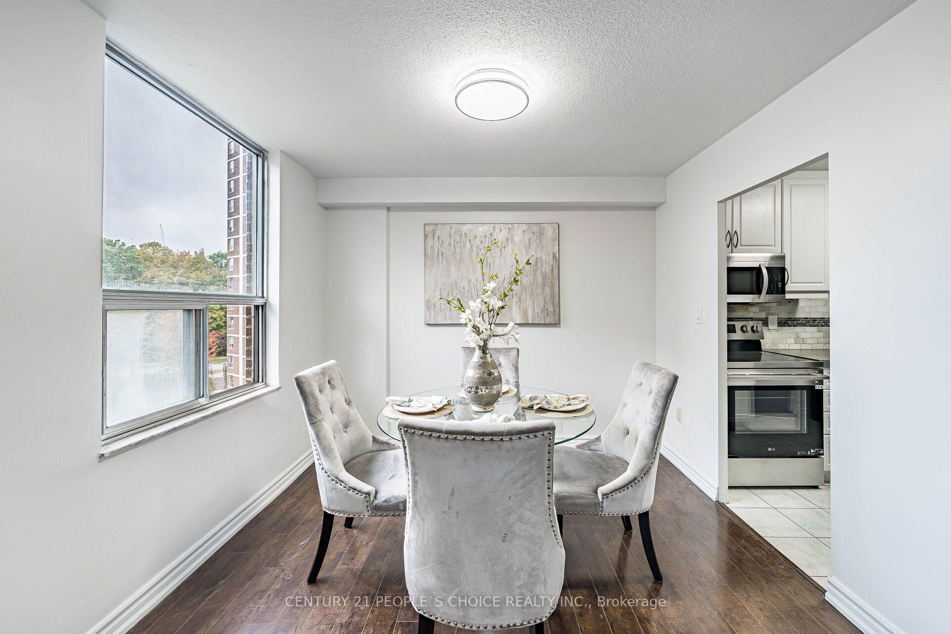 Photo 15 of Unit 809, 10 Edgecliffe Golfway, Toronto, Flemingdon Park — HOMEH