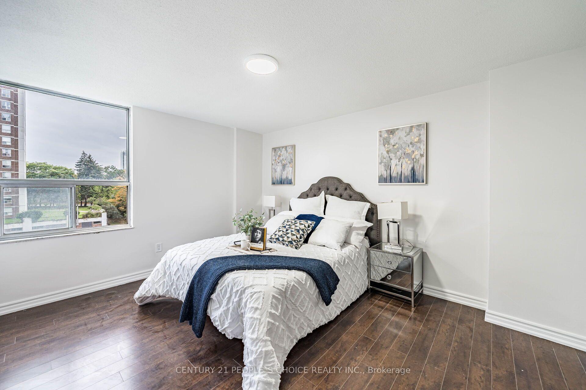 Photo 21 of Unit 809, 10 Edgecliffe Golfway, Toronto, Flemingdon Park — HOMEH