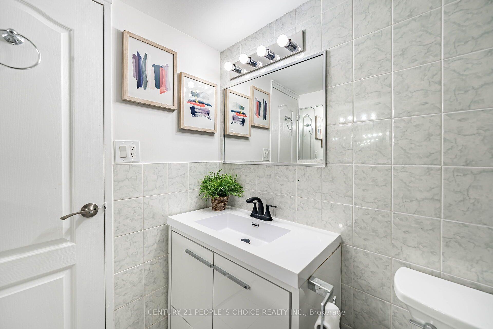 Photo 25 of Unit 809, 10 Edgecliffe Golfway, Toronto, Flemingdon Park — HOMEH