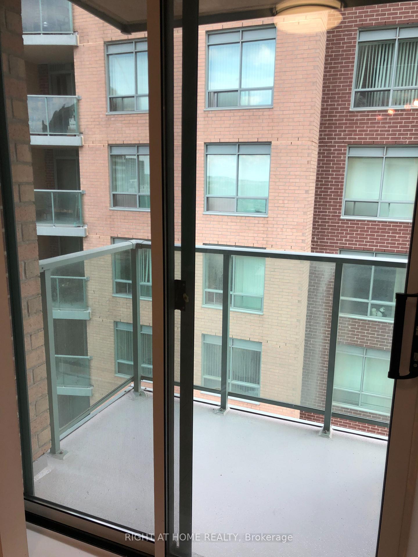 Photo 8 of Unit 1103, 23 Oneida Crescent, Richmond Hill, Langstaff — HOMEH
