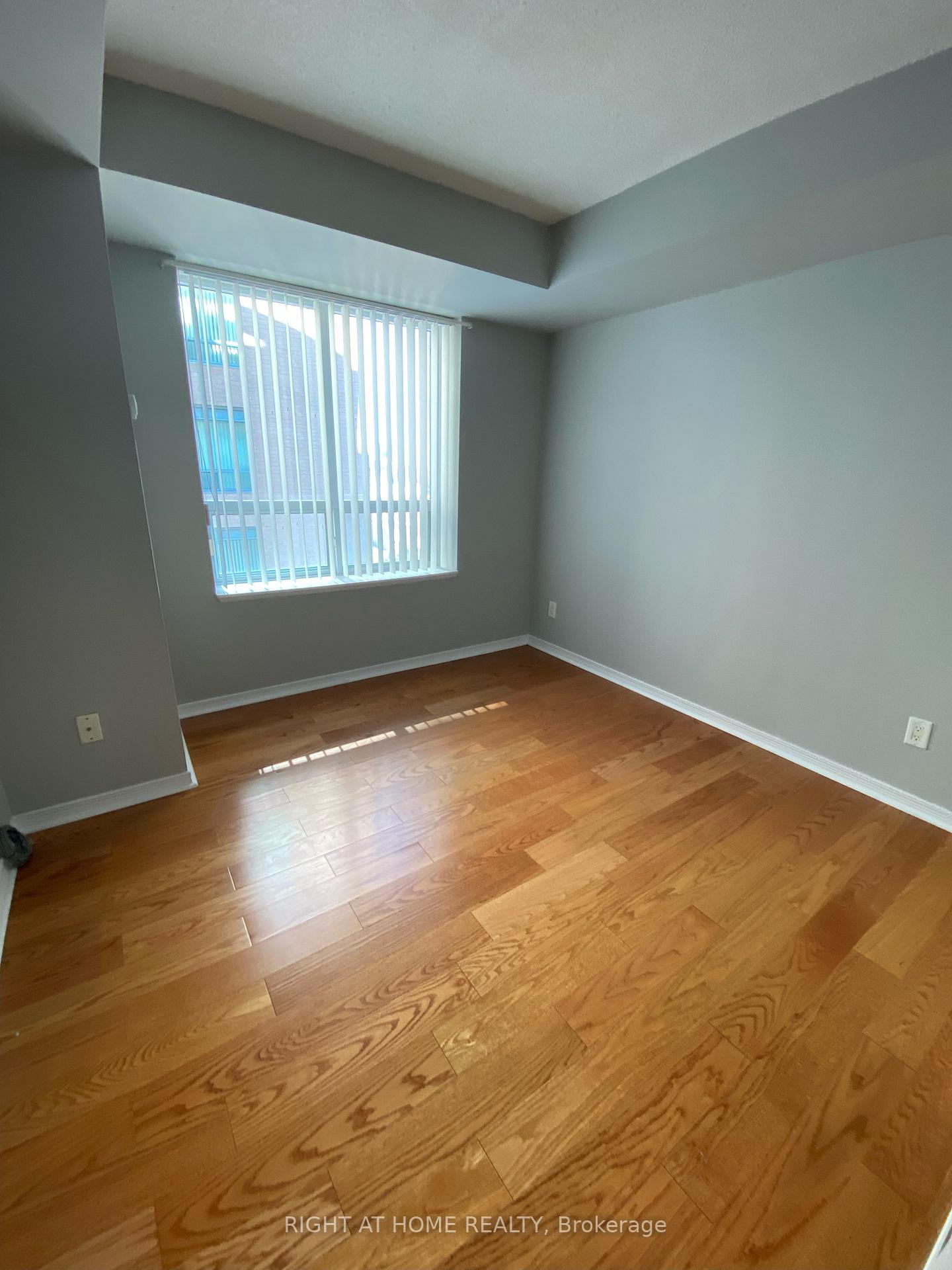 Photo 11 of Unit 1103, 23 Oneida Crescent, Richmond Hill, Langstaff — HOMEH