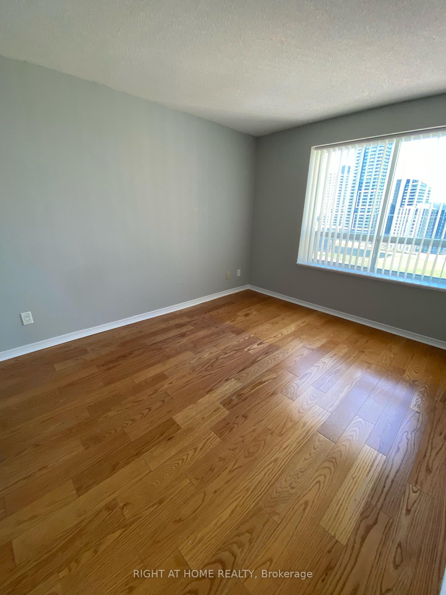 Photo 12 of Unit 1103, 23 Oneida Crescent, Richmond Hill, Langstaff — HOMEH