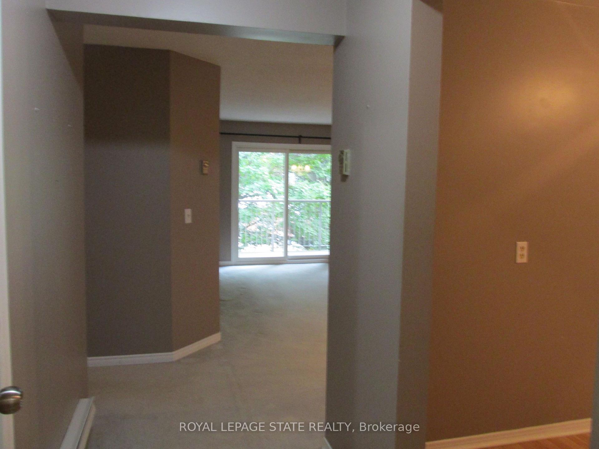 Photo 2 of Unit 203, 5 Niagara Street, Grimsby, Grimsby West — HOMEH