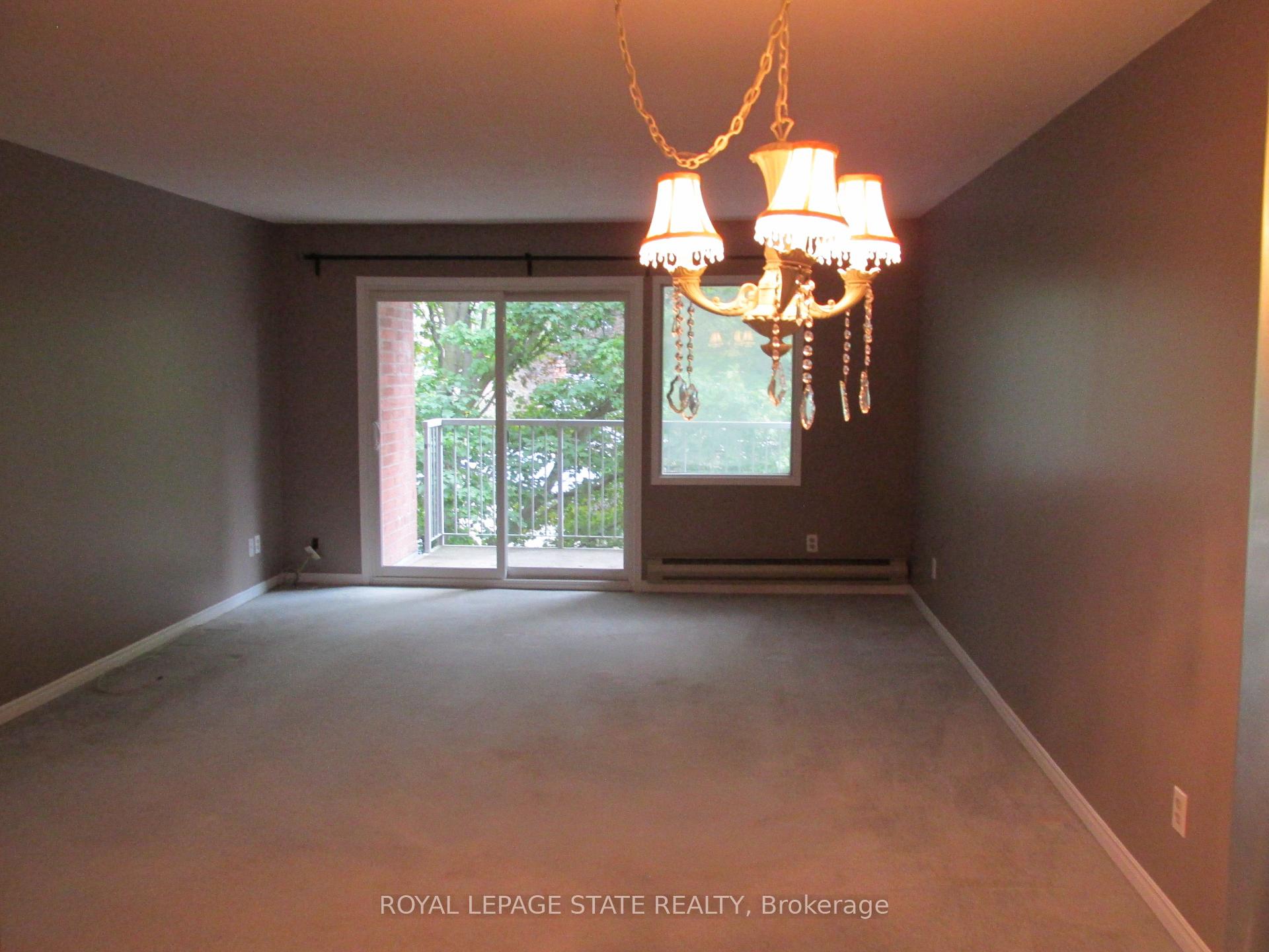 Photo 3 of Unit 203, 5 Niagara Street, Grimsby, Grimsby West — HOMEH