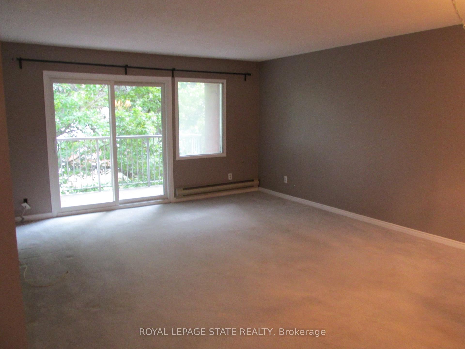 Photo 4 of Unit 203, 5 Niagara Street, Grimsby, Grimsby West — HOMEH