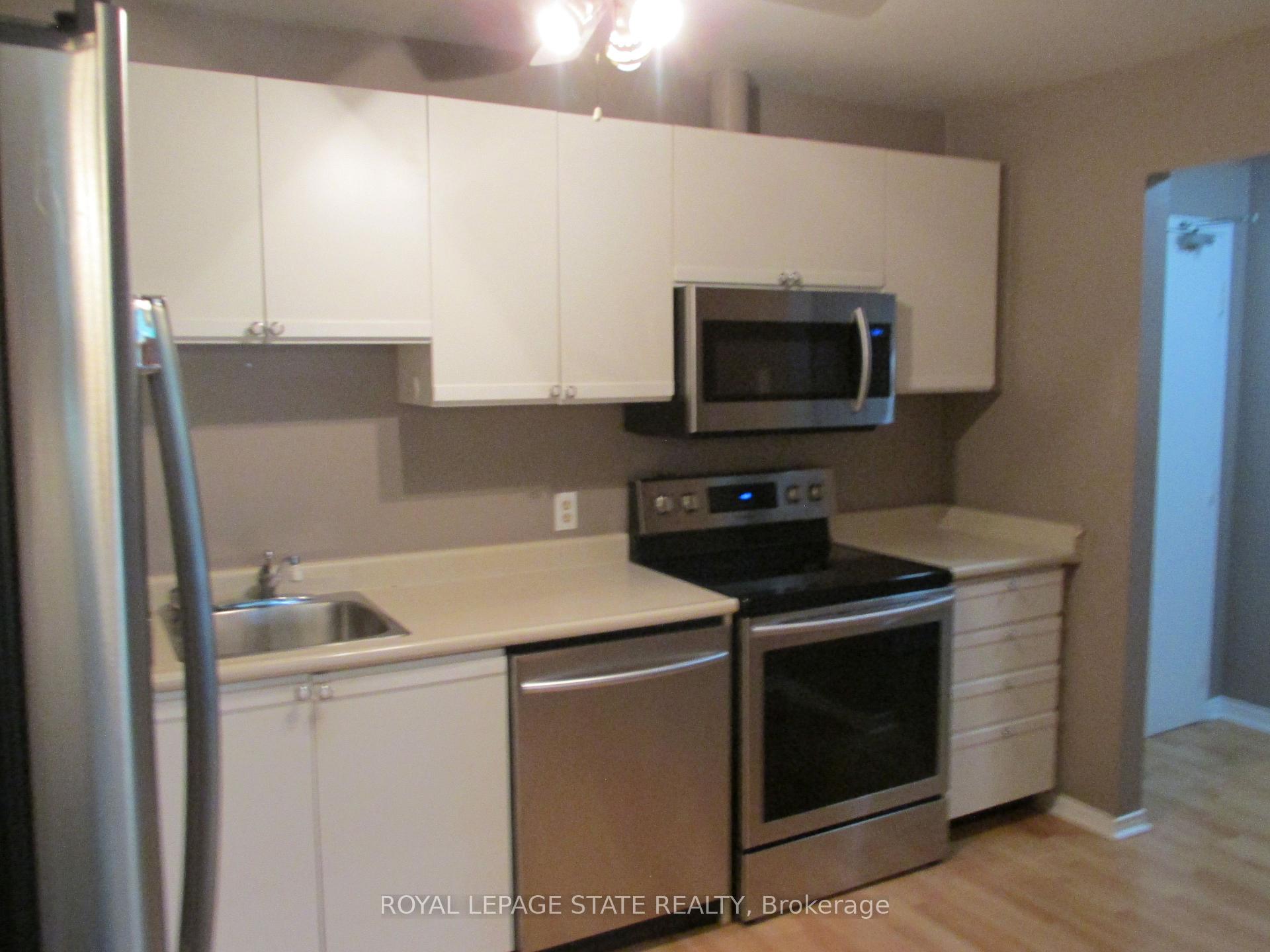 Photo 6 of Unit 203, 5 Niagara Street, Grimsby, Grimsby West — HOMEH