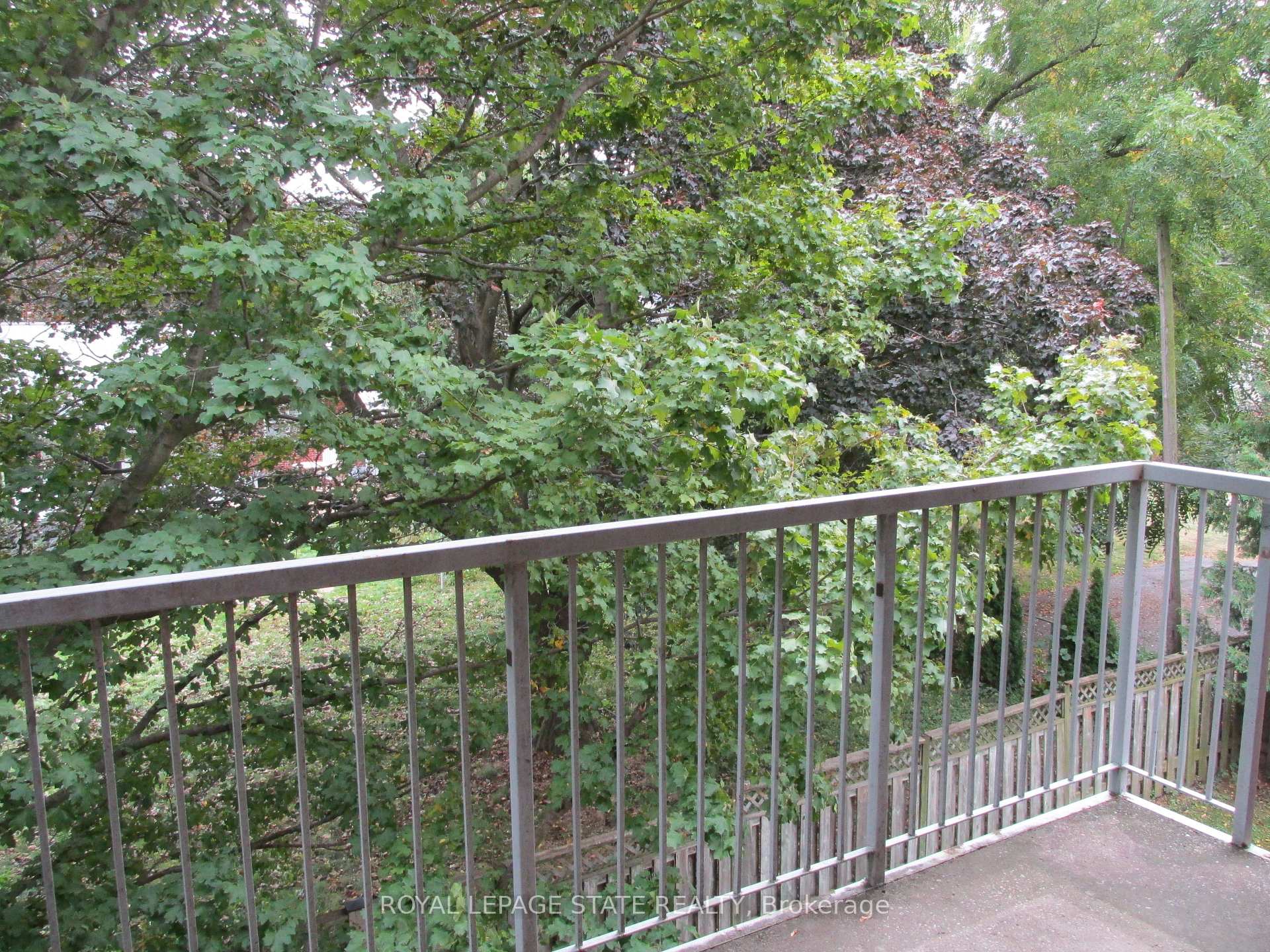 Photo 7 of Unit 203, 5 Niagara Street, Grimsby, Grimsby West — HOMEH