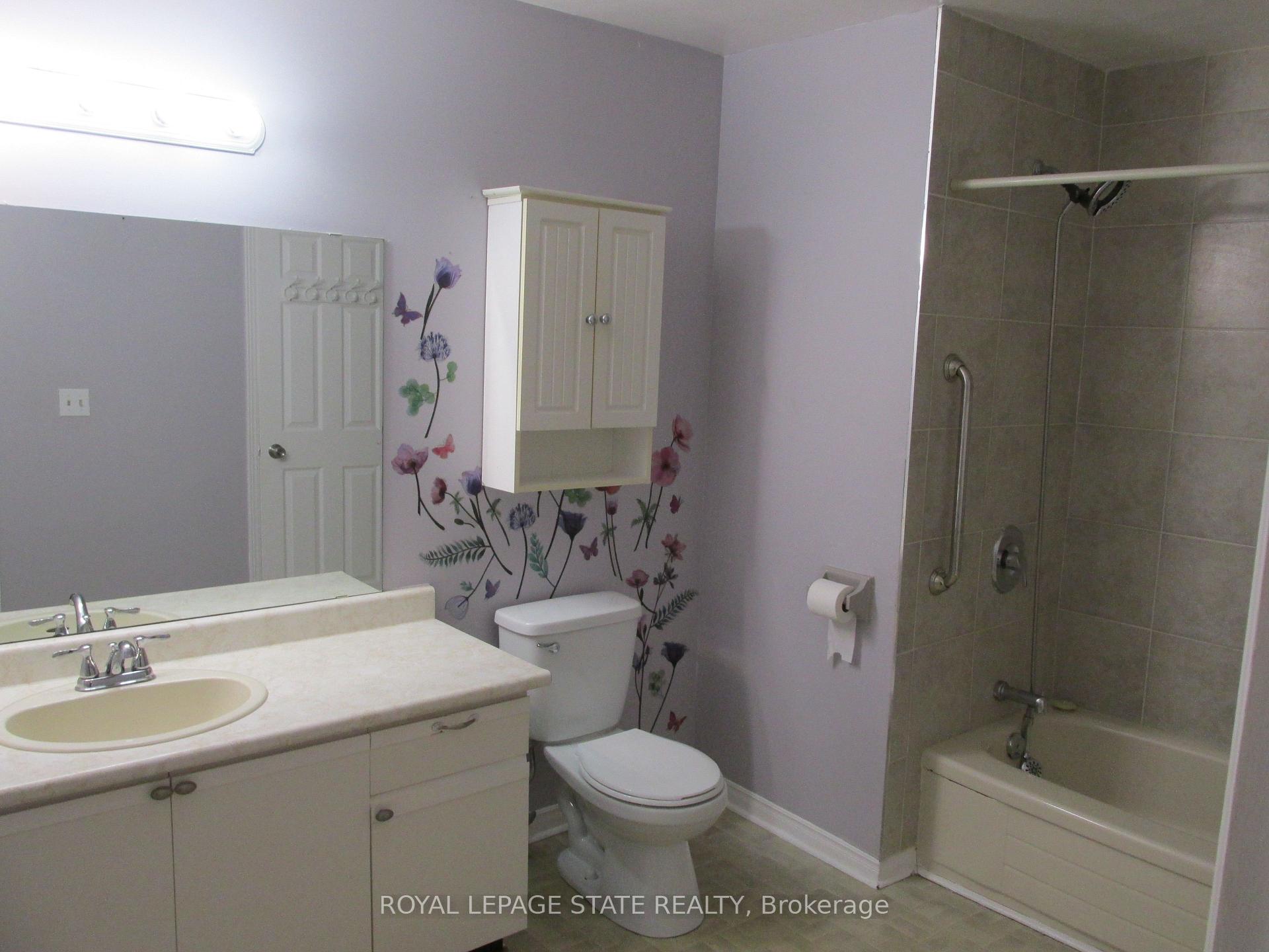 Photo 13 of Unit 203, 5 Niagara Street, Grimsby, Grimsby West — HOMEH