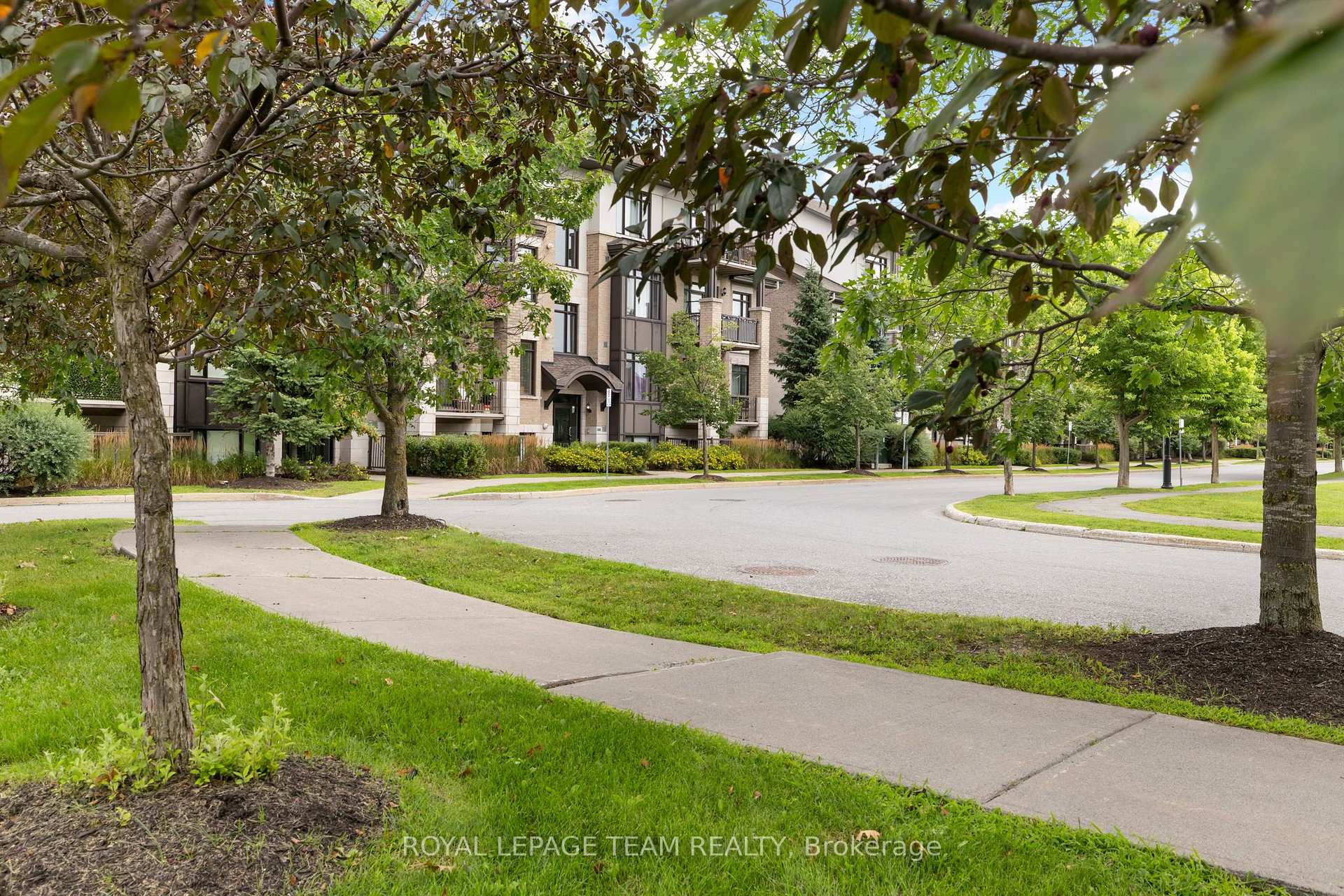 Photo 2 of Unit 104, 655 Beauparc Private, Ottawa, Cyrville — HOMEH