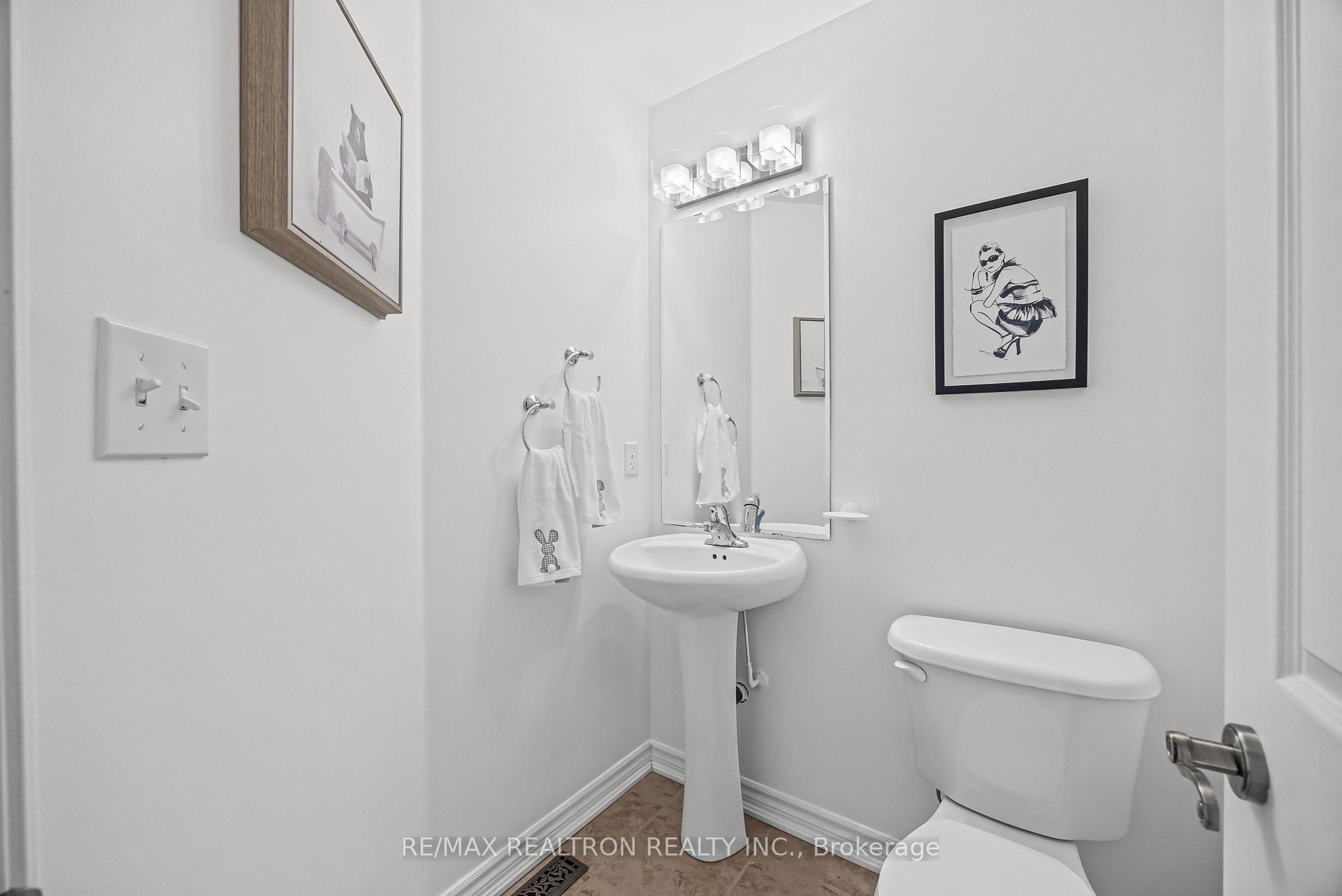 Photo 6 of 27 Martell Gate, Aurora, Bayview Northeast — HOMEH