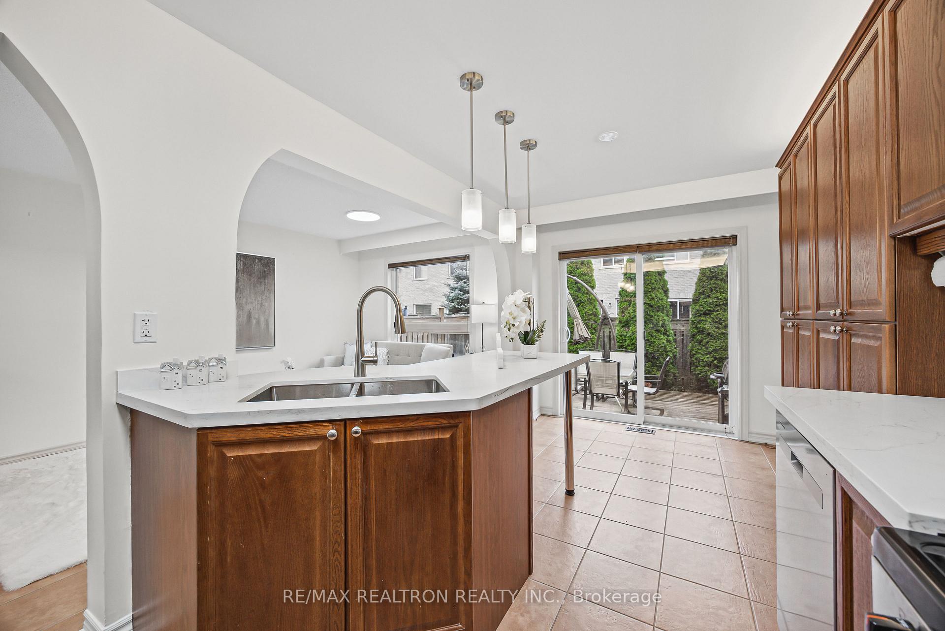Photo 15 of 27 Martell Gate, Aurora, Bayview Northeast — HOMEH