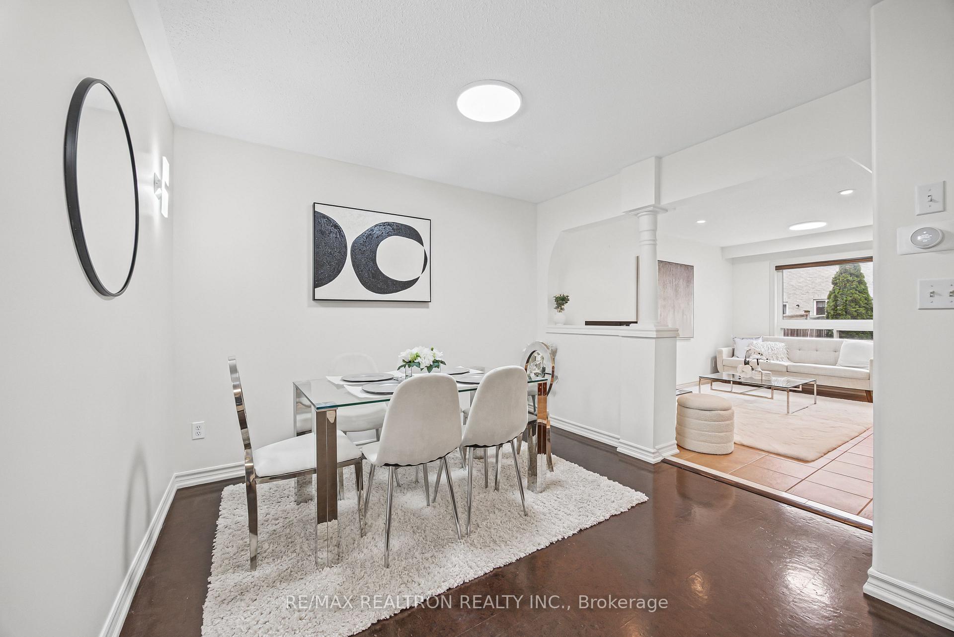 Photo 16 of 27 Martell Gate, Aurora, Bayview Northeast — HOMEH