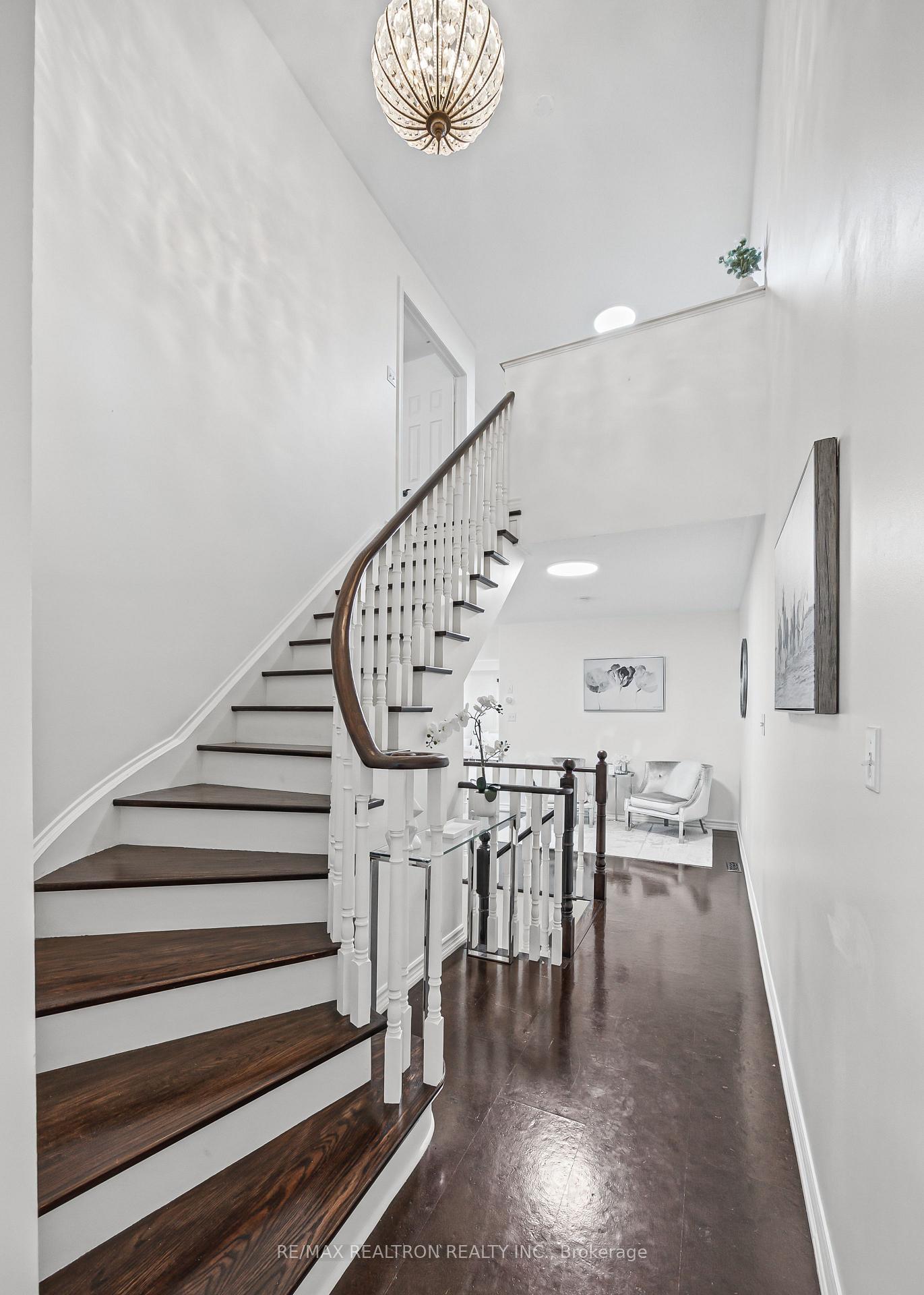 Photo 18 of 27 Martell Gate, Aurora, Bayview Northeast — HOMEH