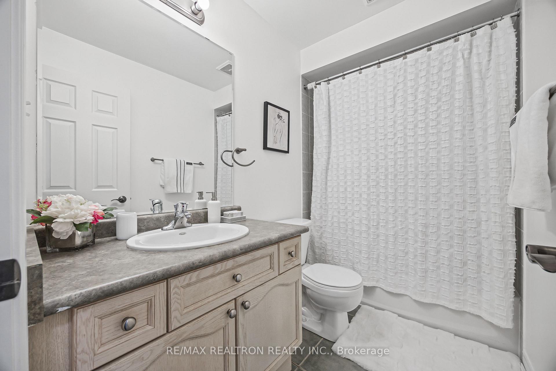 Photo 30 of 27 Martell Gate, Aurora, Bayview Northeast — HOMEH