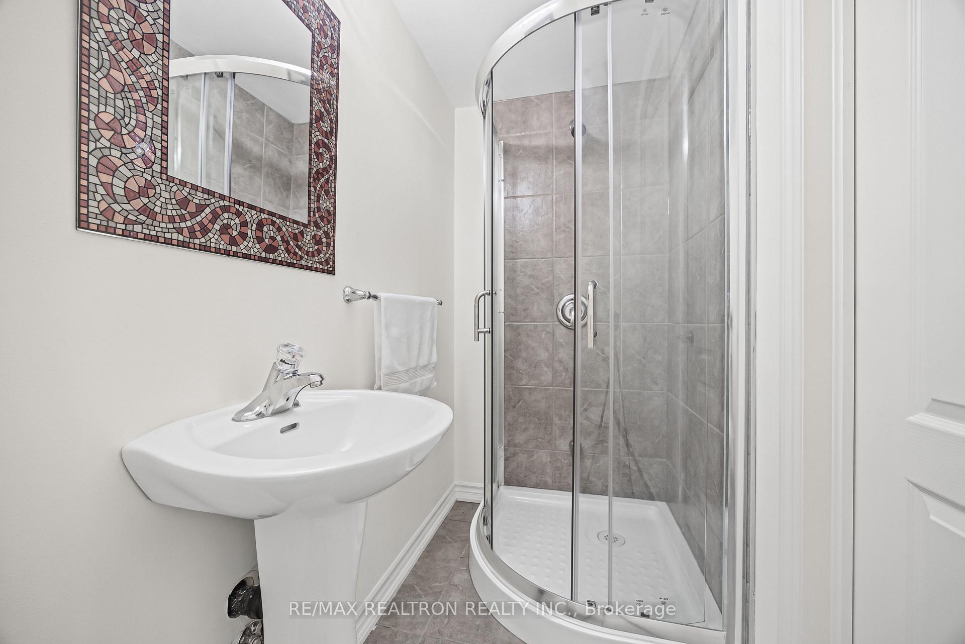 Photo 38 of 27 Martell Gate, Aurora, Bayview Northeast — HOMEH