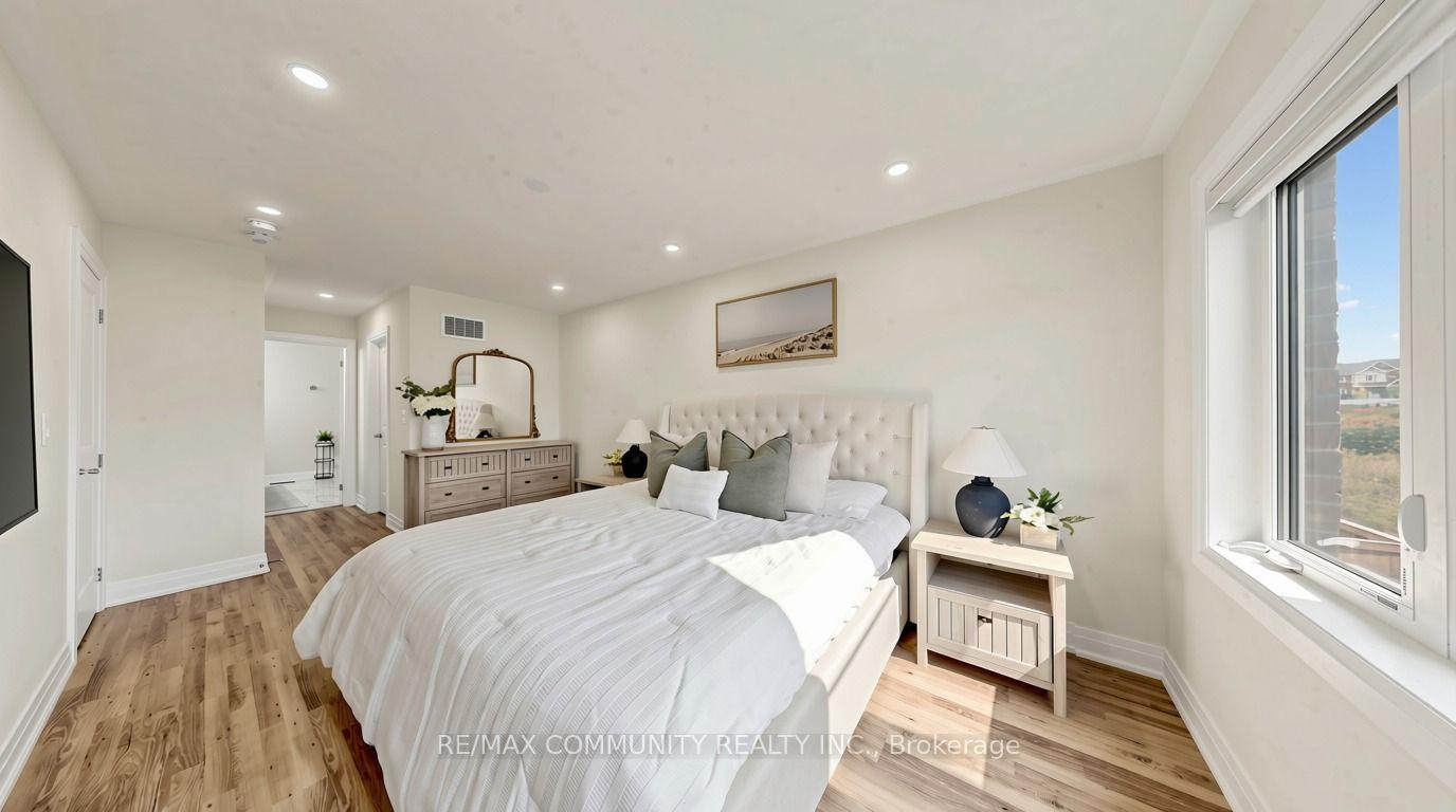 Photo 23 of 1034 Skyridge Boulevard, Pickering, Rural Pickering — HOMEH