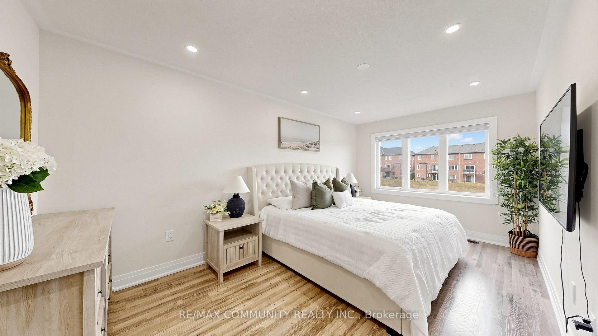 Photo 24 of 1034 Skyridge Boulevard, Pickering, Rural Pickering — HOMEH