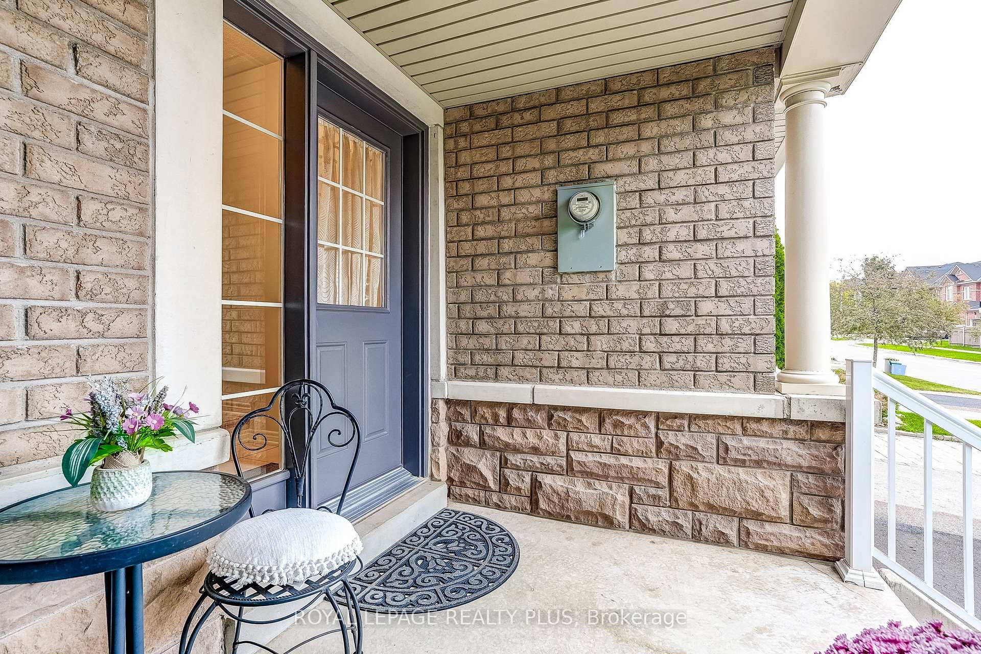 Photo 3 of 172 Lauderdale Drive, Vaughan, Patterson — HOMEH