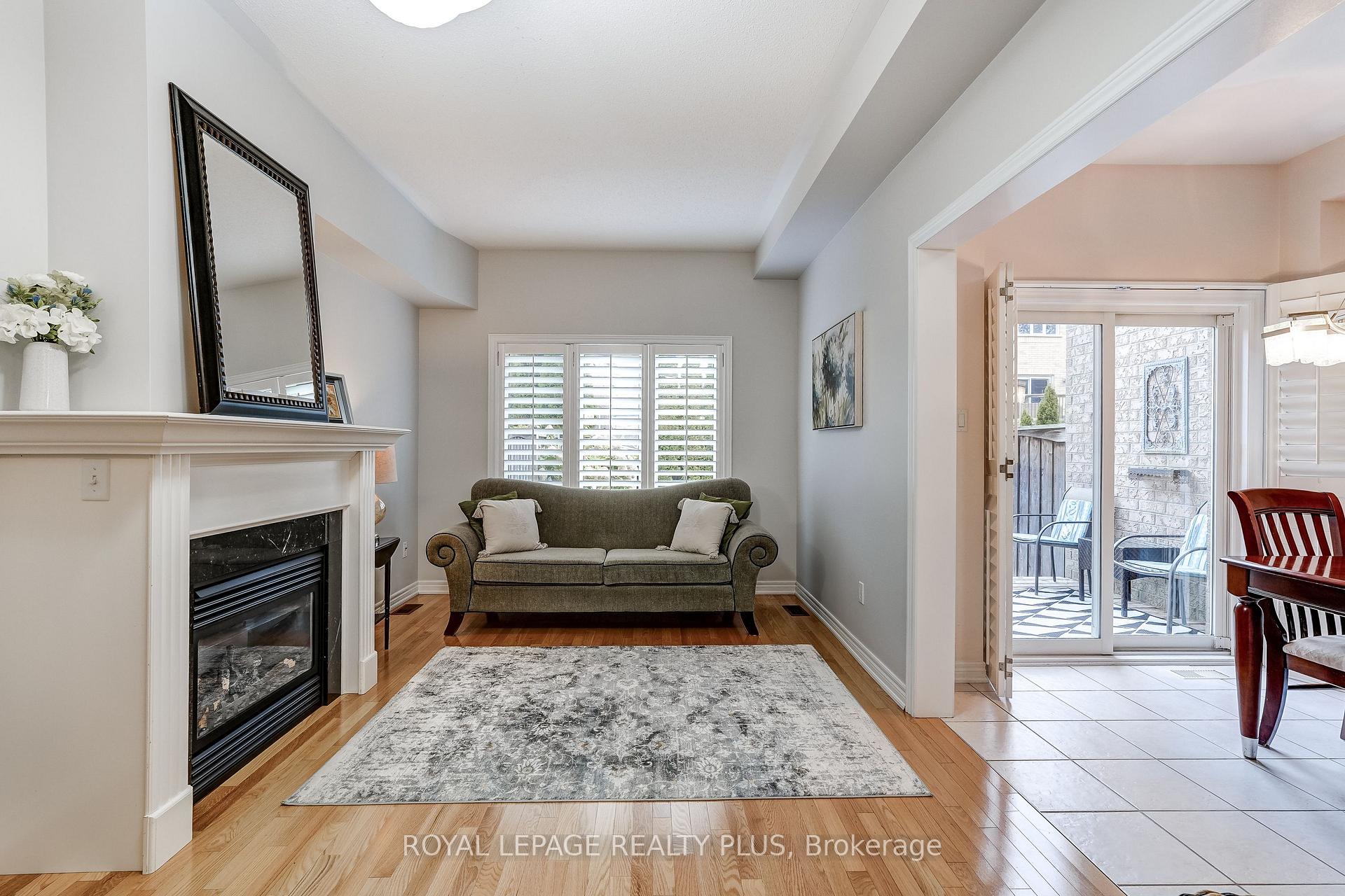 Photo 6 of 172 Lauderdale Drive, Vaughan, Patterson — HOMEH