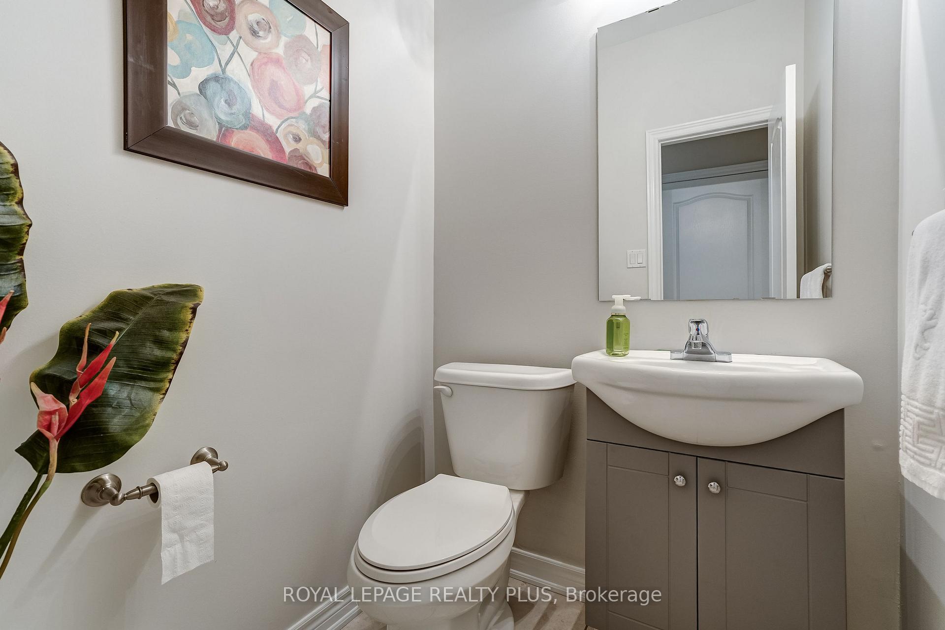 Photo 11 of 172 Lauderdale Drive, Vaughan, Patterson — HOMEH